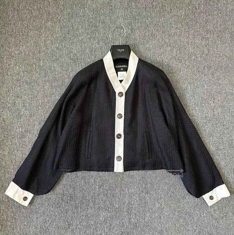 Chanel Chanel White and Black Wool Jacket . Size S / US 4 / IT 40 - 1 Thumbnail
