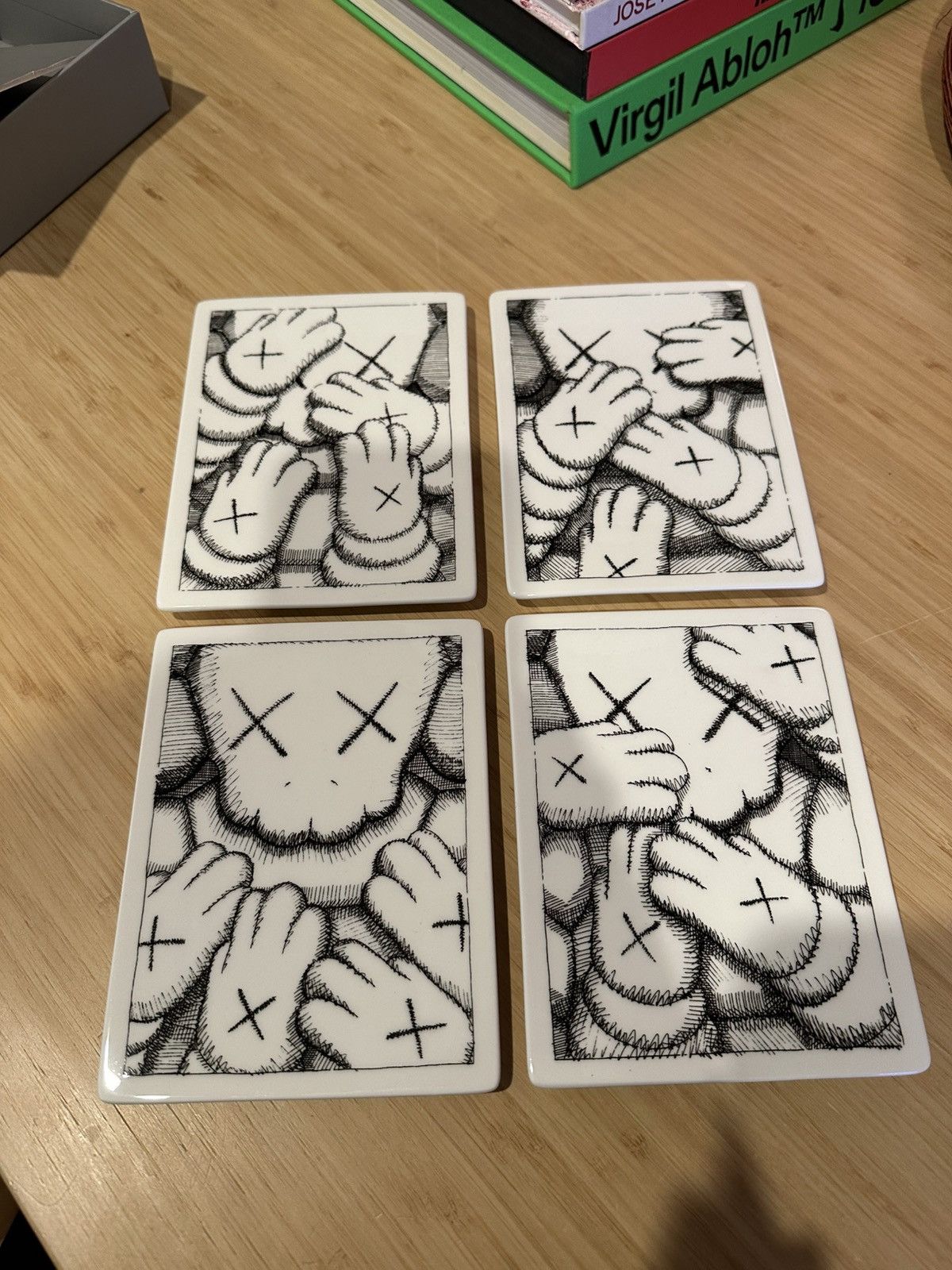 Kaws Kaws “WHAT PARTY” Plates Size ONE SIZE - 1 Thumbnail