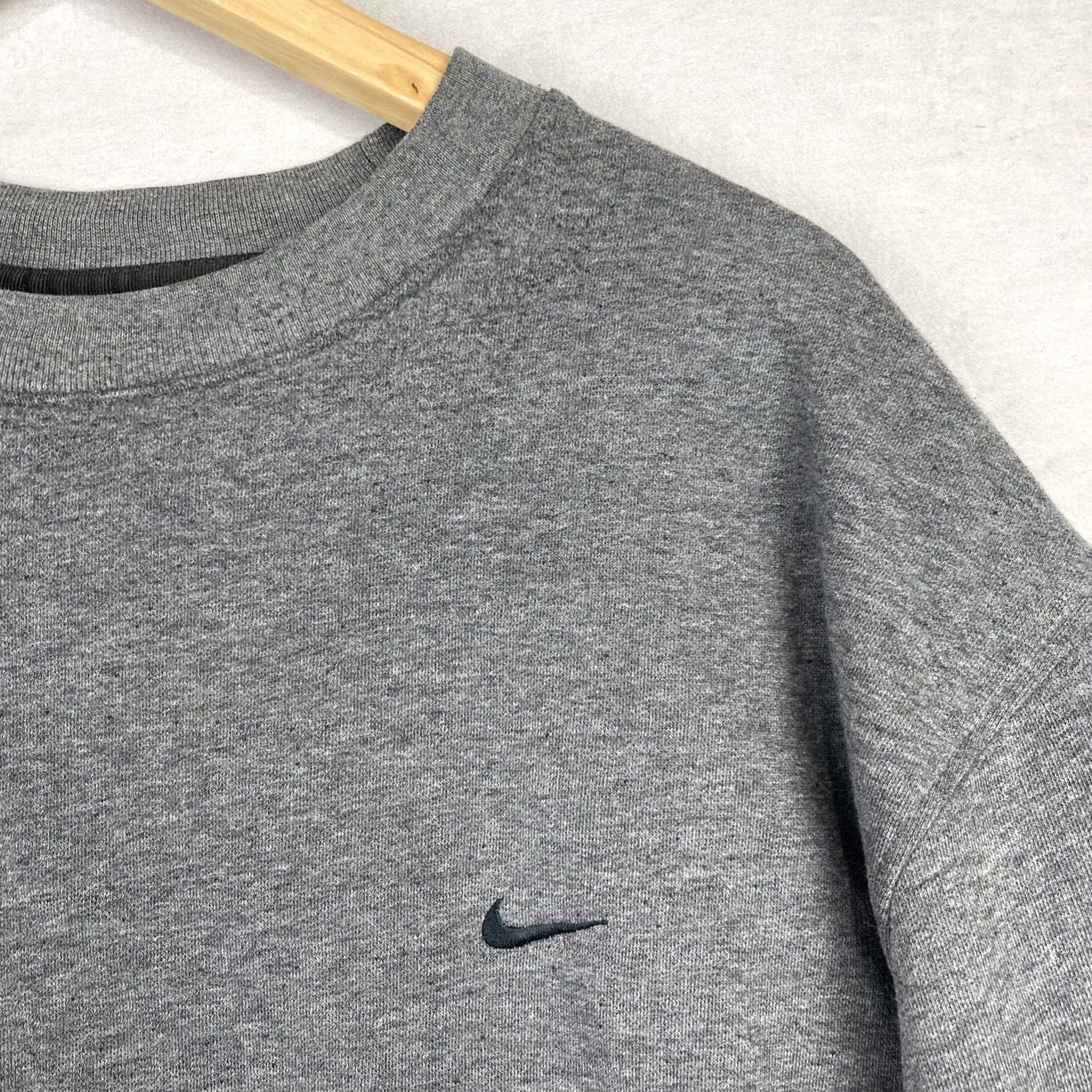 Nike VINTAGE Nike Sweatshirt Mens 2XL Gray Swoosh Pullover Long Sleeve Sweatshirt Size US XXL / EU 58 / 5 - 4 Thumbnail