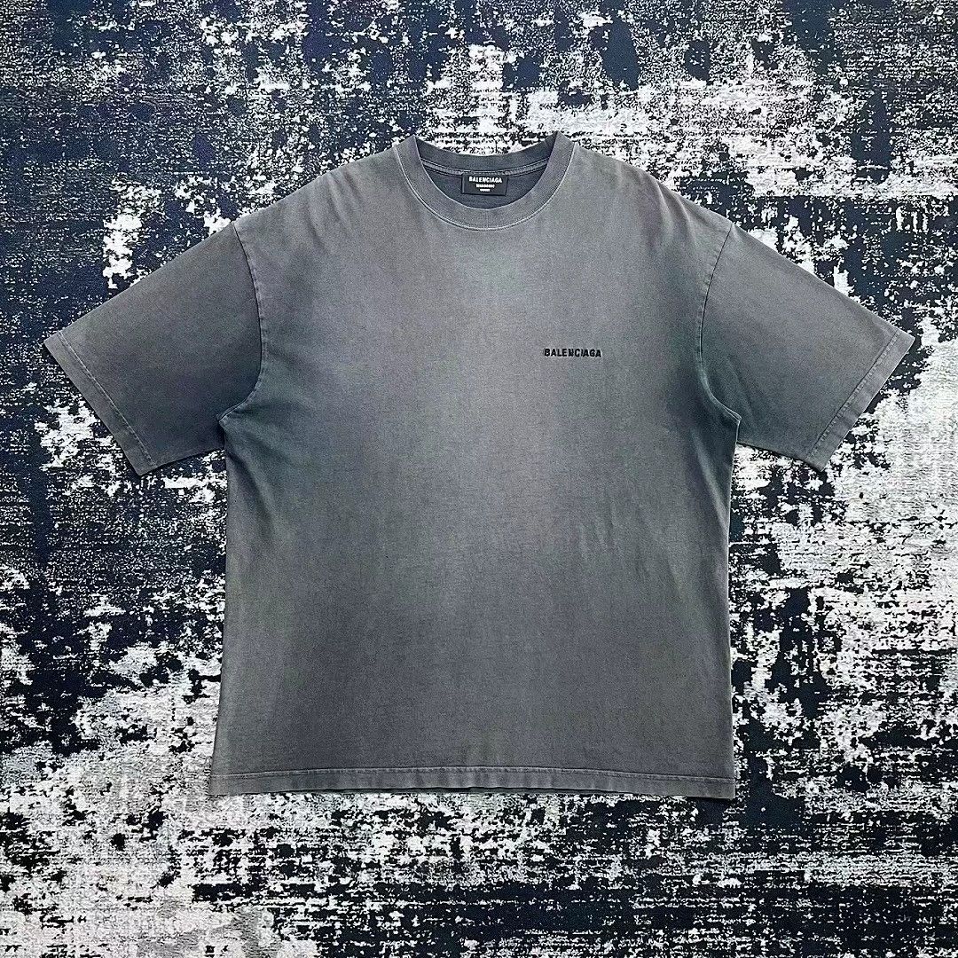 Balenciaga Balenciaga Logo Distressed Gray T-Shirt - dmc Size US L / EU 52-54 / 3 - 1 Thumbnail