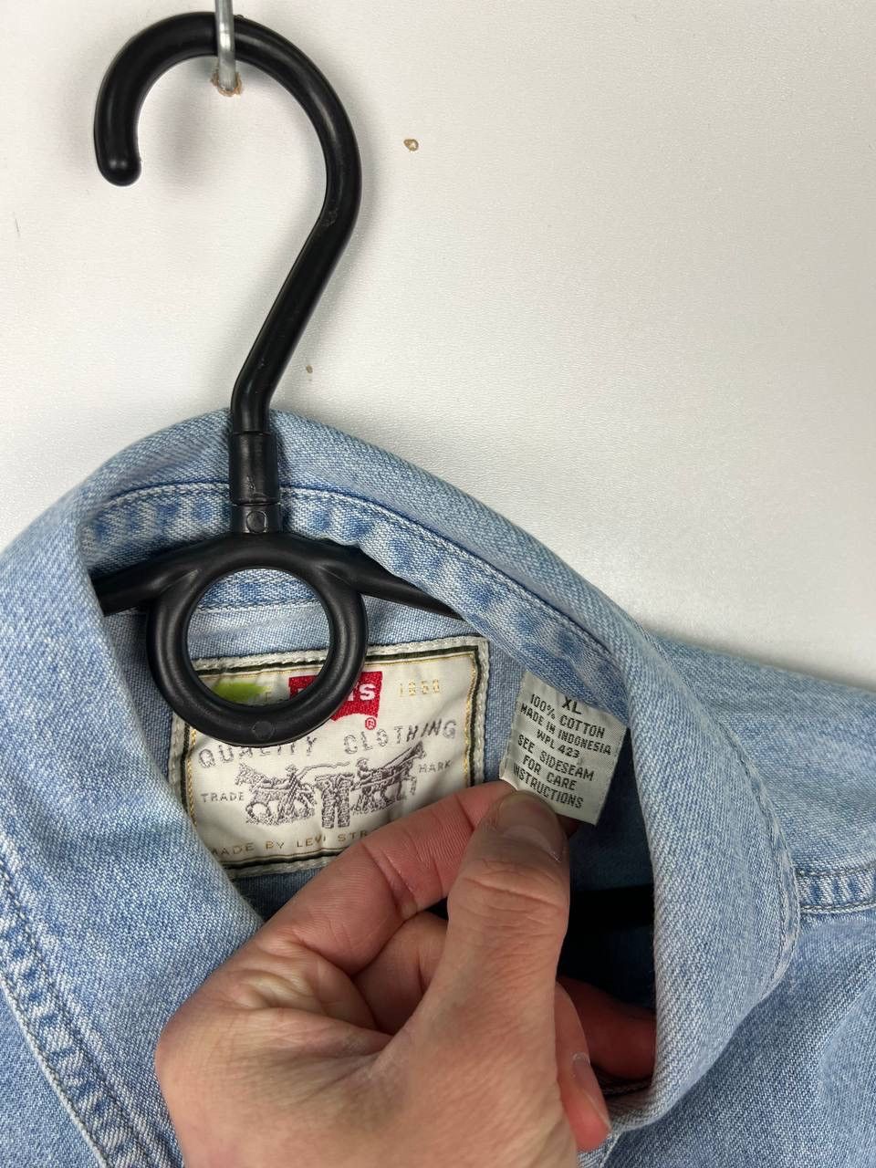 Levi's Levi’s vintage denim shirt size Xl Size US XL / EU 56 / 4 - 3 Thumbnail