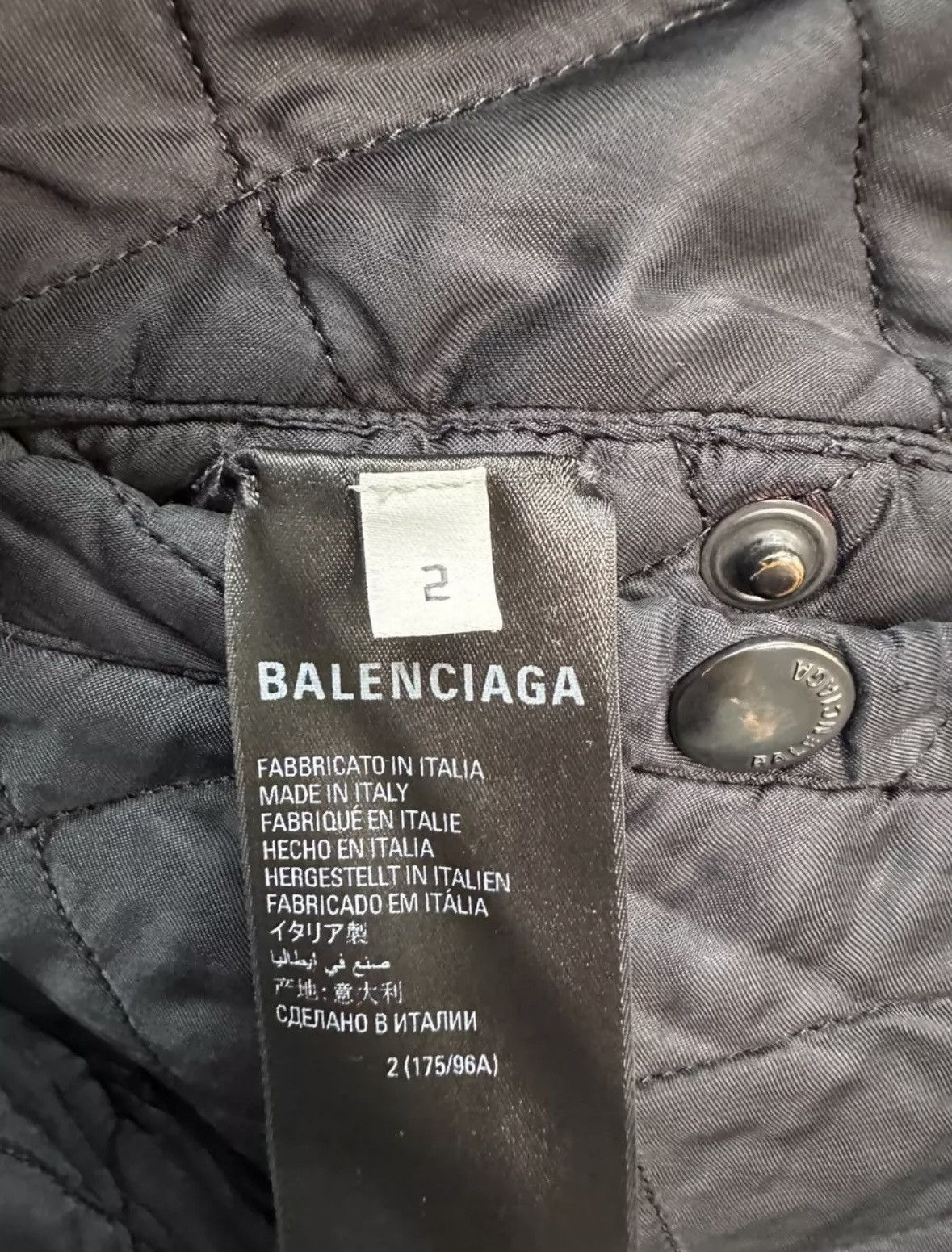 Balenciaga Balenciaga unity destroyed bomber Size US M / EU 48-50 / 2 - 7 Thumbnail