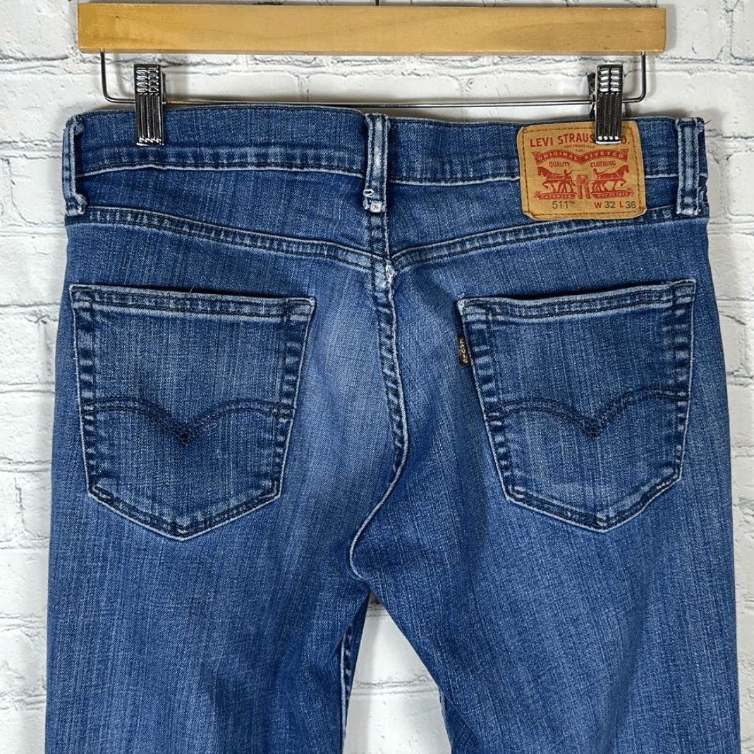 Levi's Levi’s 511 Mens Straight Leg Jeans size 32x36 SPOTS Blue Jeans Men Regular Inseam 36” Straight Leg Levi’s 511 Mens SPOTS on the front of the jeans. Size US 32 / EU 48 - 7 Thumbnail