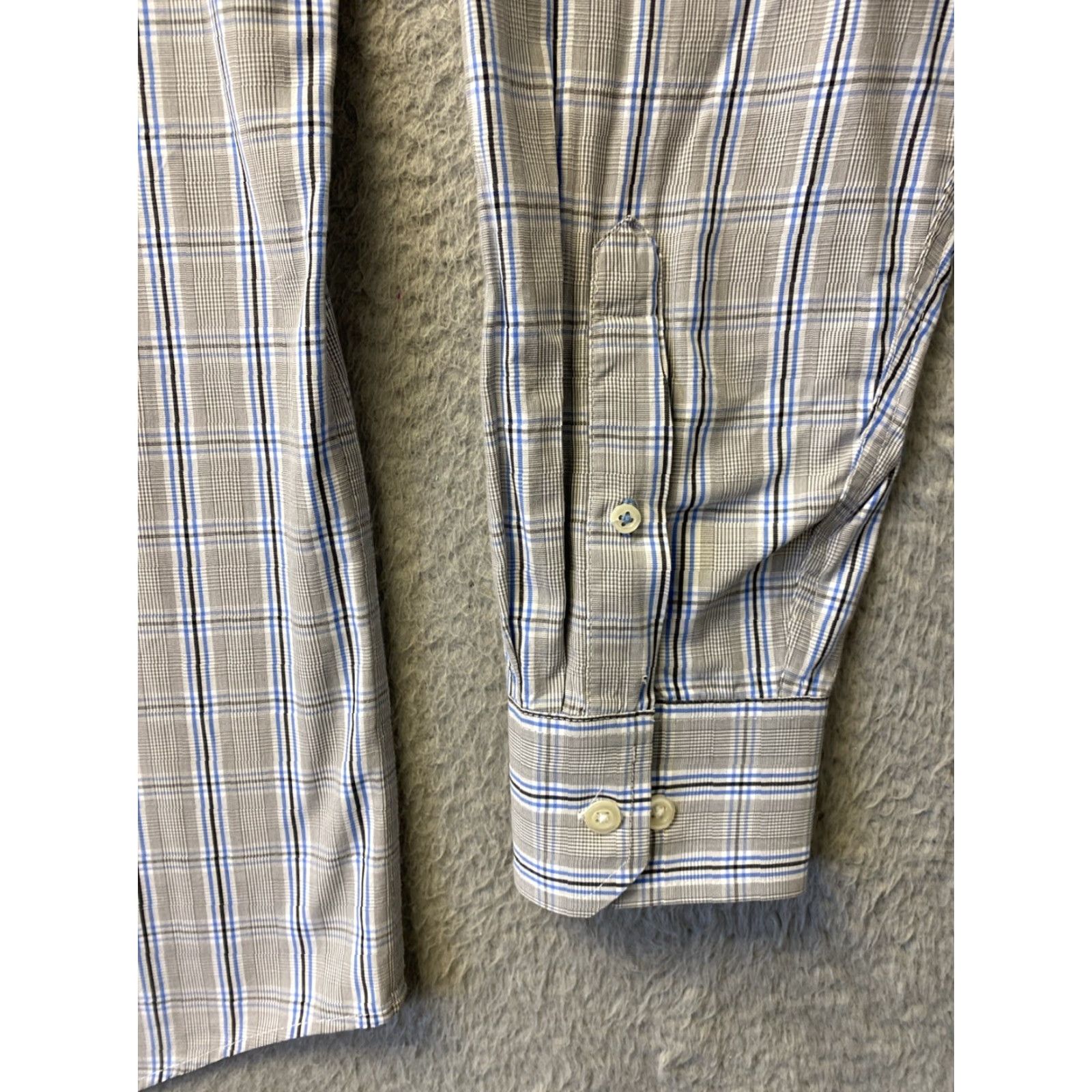 Izod IZOD Button-Up Shirt Men L Gray Plaid Casual Classic 162-11 Size US L / EU 52-54 / 3 - 4 Thumbnail