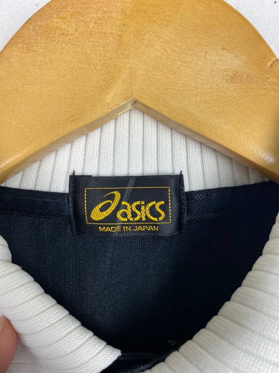 Asics vintage asics longsleeves referee jersey nice design Size US L / EU 52-54 / 3 - 5 Thumbnail