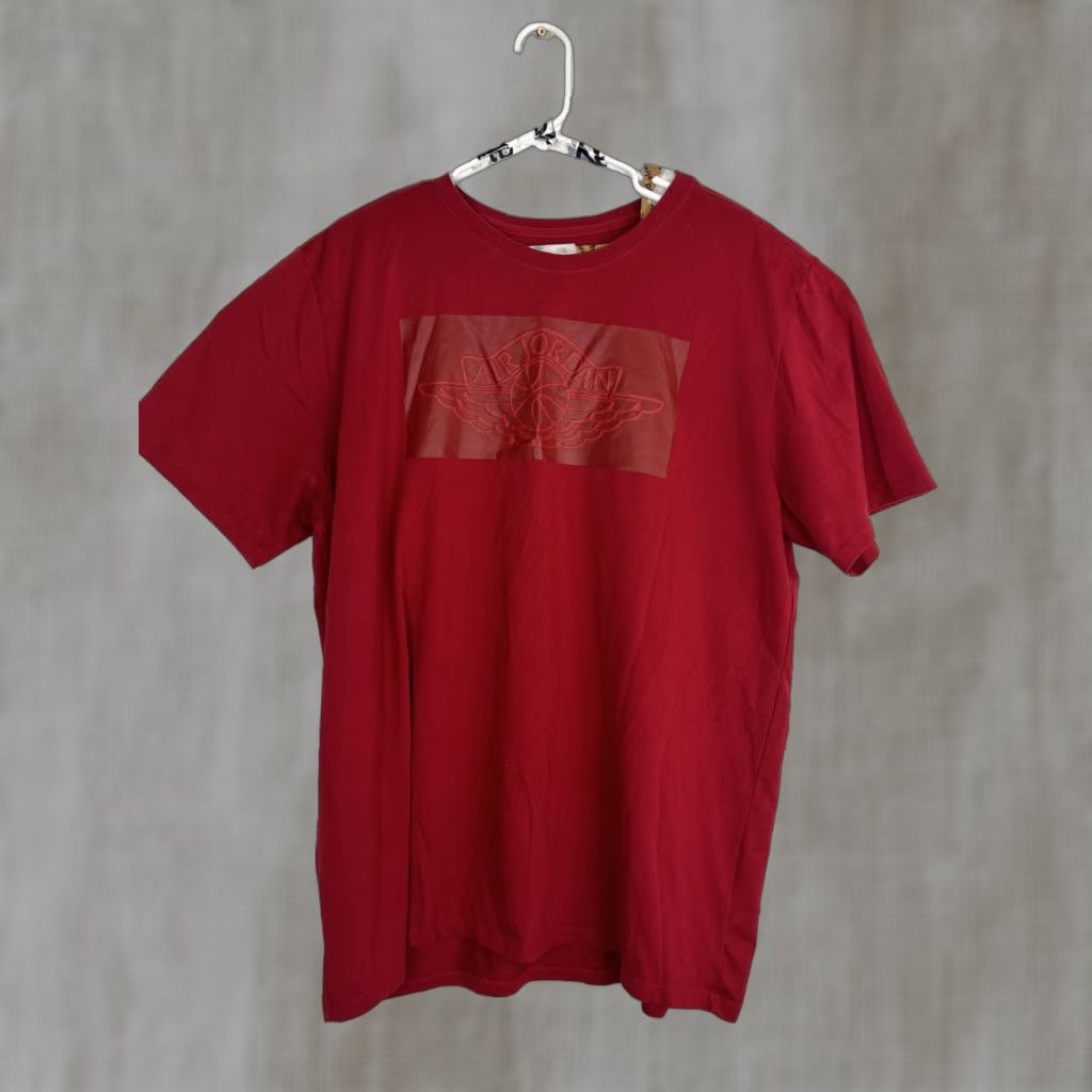 Nike VINTAGE NIKE AIR JORDAN 31 MODERN WING RETRO GYM RED SHIRT XXL GYM RED BLACK BRED T-Shirt Mens Graphic Tee Jordan 80s 90s Size US XXL / EU 58 / 5 - 1 Thumbnail
