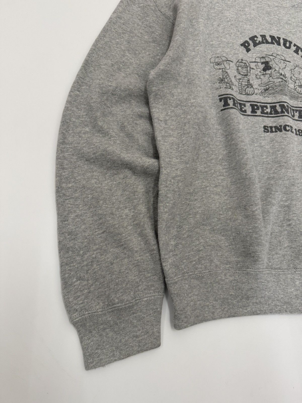 Peanuts 🔥 Y2K Uniqlo Peanut Snoopy Family big Print logo Sweatshirt Size US S / EU 44-46 / 1 - 3 Thumbnail