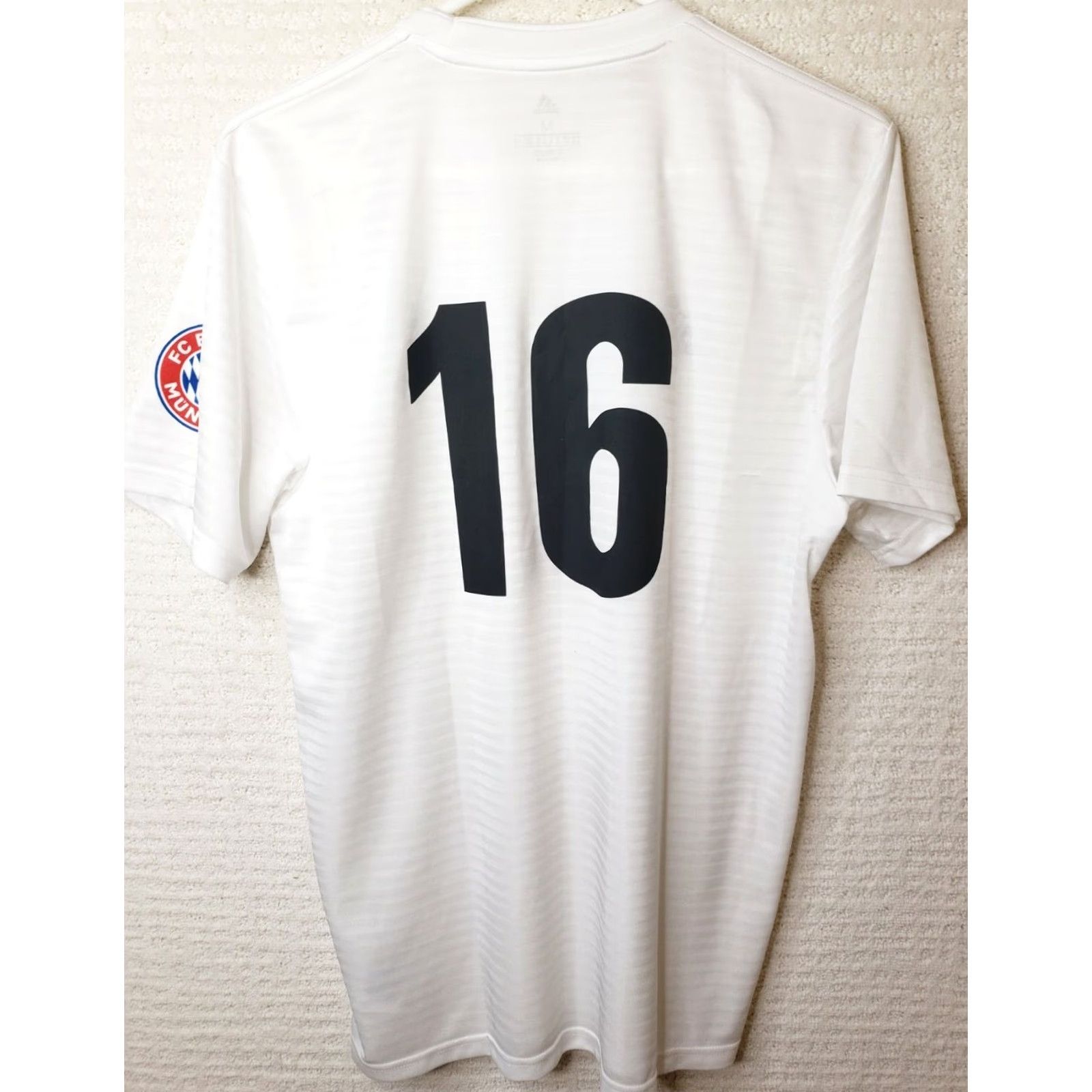Adidas Adidas Soccer Shirt Jersey M White GPS Logo FC BAYERN MUNCHEN #16 On Back Mens Regular Short Sleeve Jersey Shirt Size US M / EU 48-50 / 2 - 7 Thumbnail