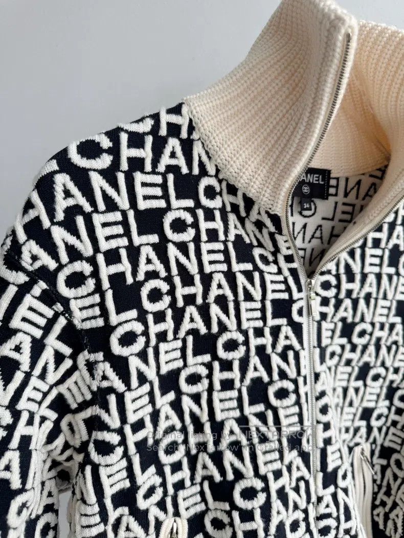 Chanel Chanel 19B black and white letter relief printed zipper kn Size XXS / US 00 / IT 34 - 6 Thumbnail