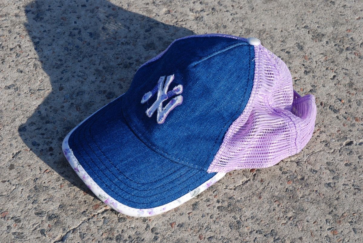 MLB New York Yankees Denim Floral Cap Size ONE SIZE - 1 Thumbnail