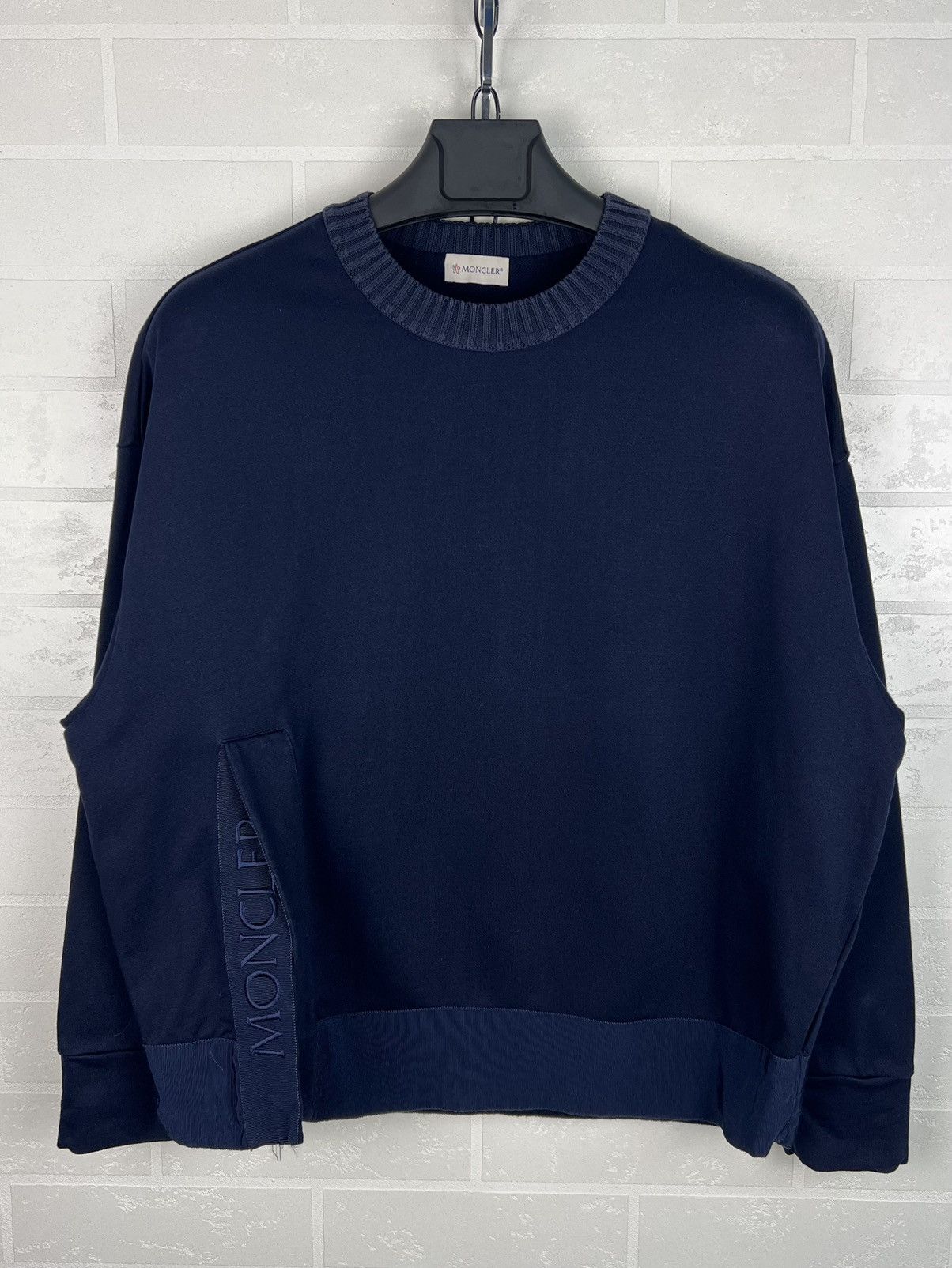 Moncler MONCLER Sweatshirt Cotton Crew Neck Side Logo Navy Men's Size US L / EU 52-54 / 3 - 1 Thumbnail