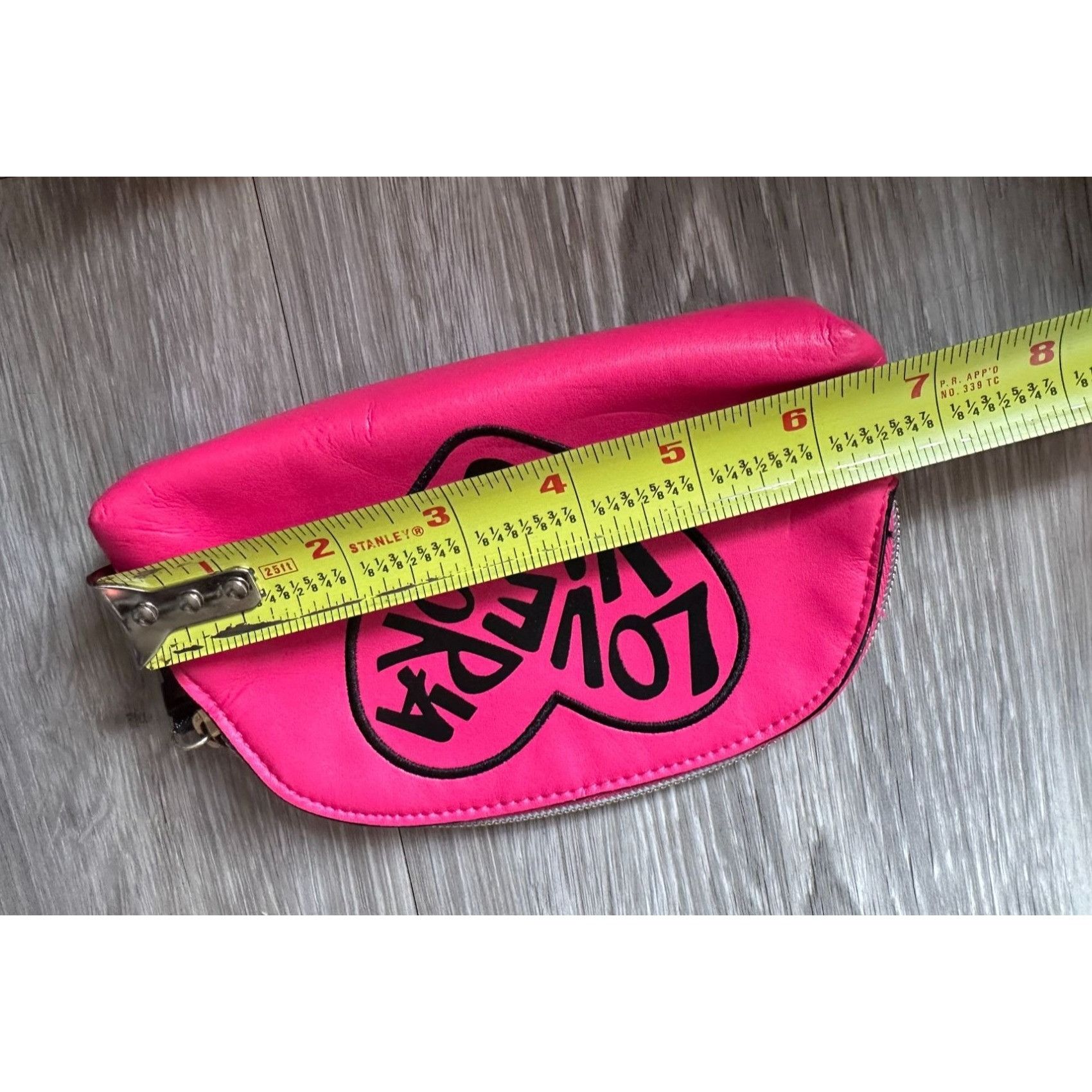 Victoria's Secret Victoria's Secret ''Love Victoria'' Hot Pink Zippered Makeup Size ONE SIZE - 10 Thumbnail