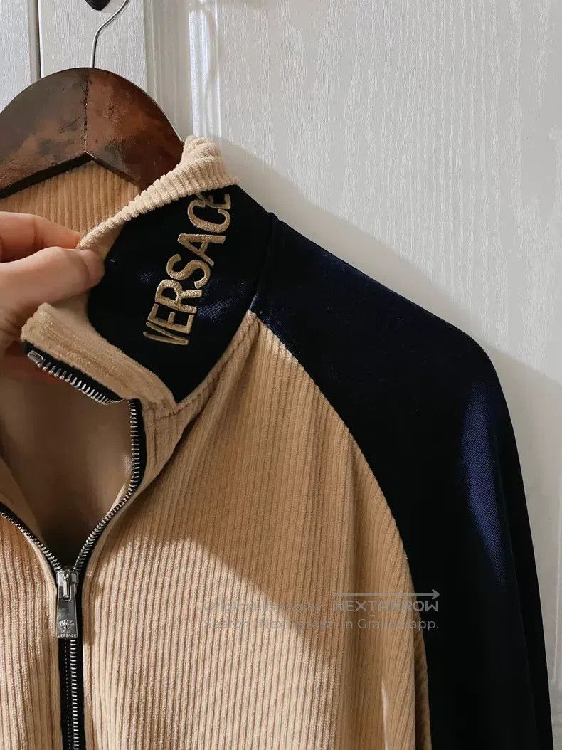 Versace Versace Main line FW22 color-blocking stand-up collar logo Size US XL / EU 56 / 4 - 4 Thumbnail