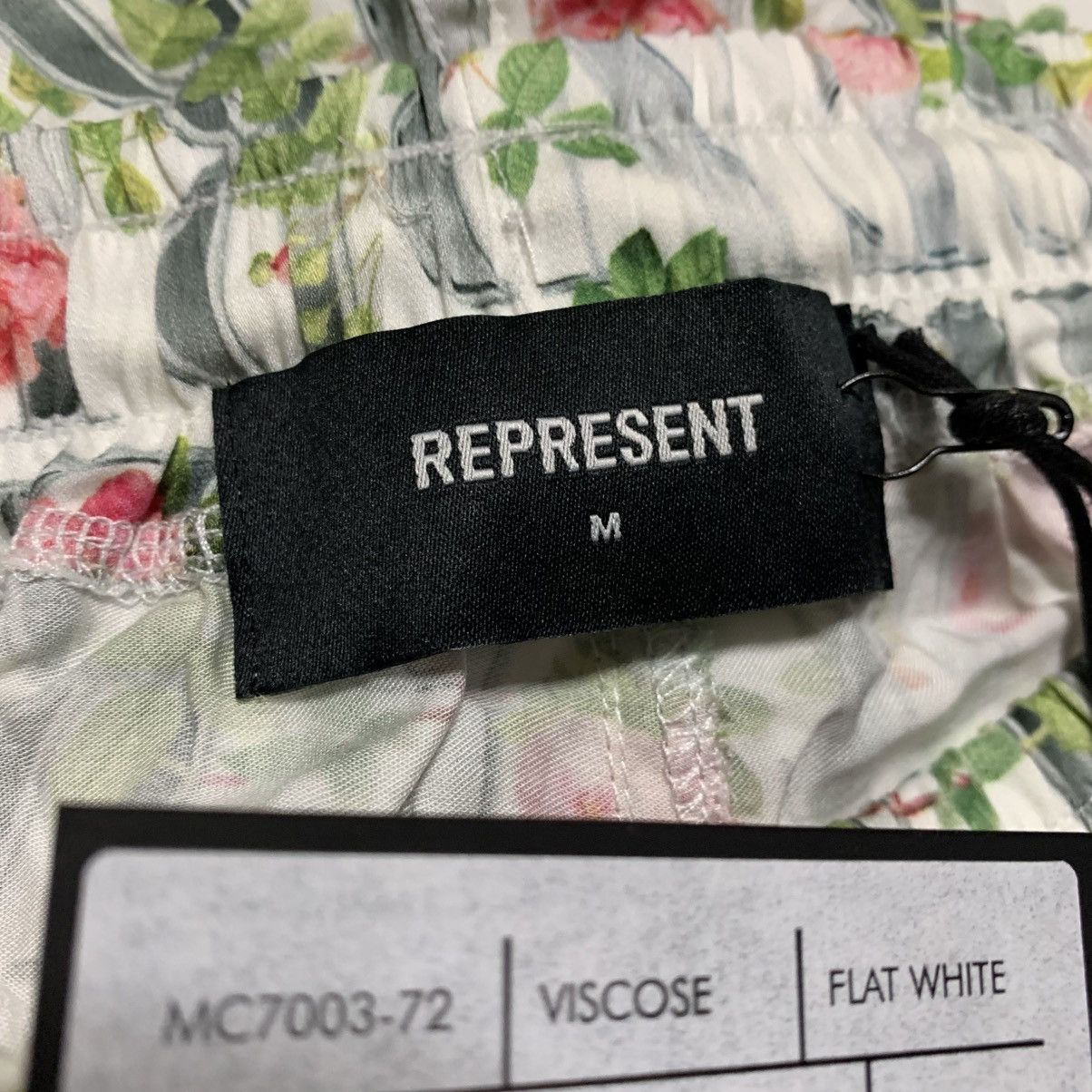 Represent Clo. Represent Medium Shorts White Floral Bottoms Size US 32 / EU 48 - 4 Thumbnail