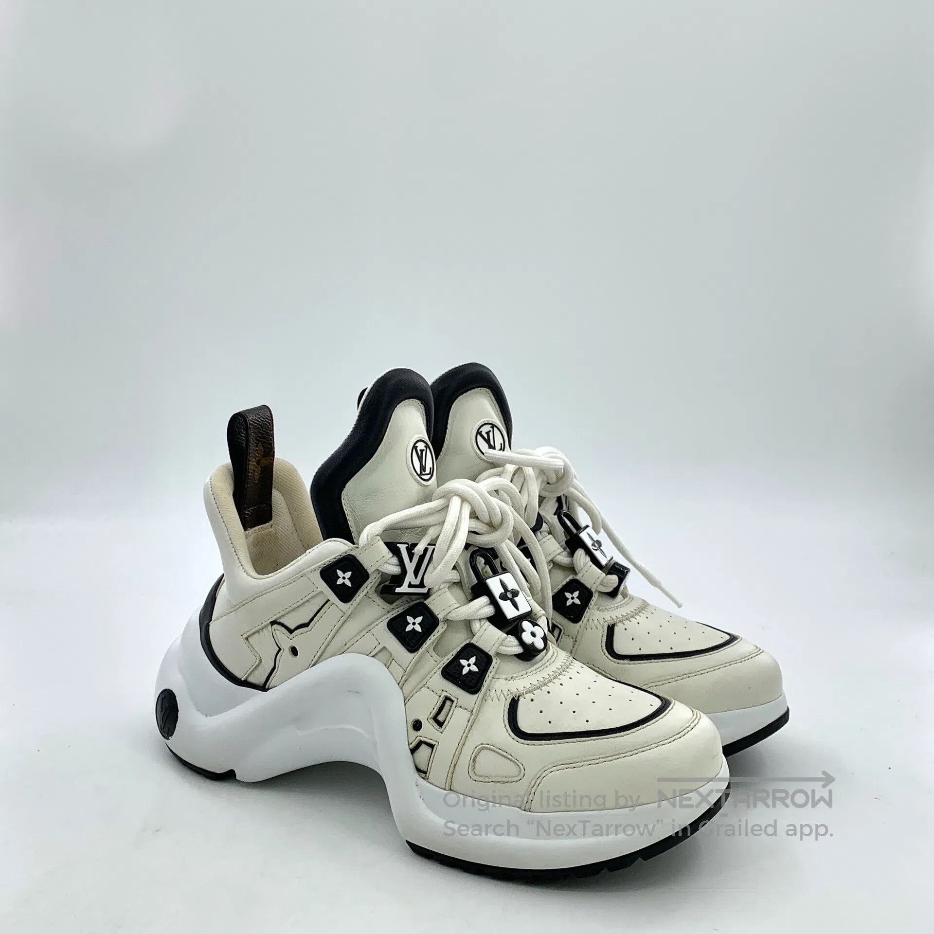 Louis Vuitton Louis Vuitton White Monogram Round Toe Tie Low Top Arch Sh Size US 4.5 / IT 34.5 - 2 Thumbnail