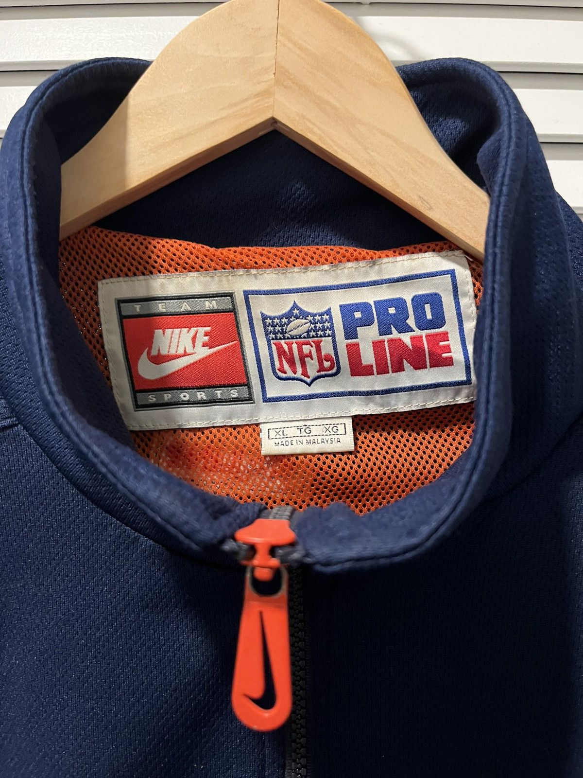 Nike Vintage 90s Nike Denver Broncos Jacket Navy Orange Size US XL / EU 56 / 4 - 9 Thumbnail