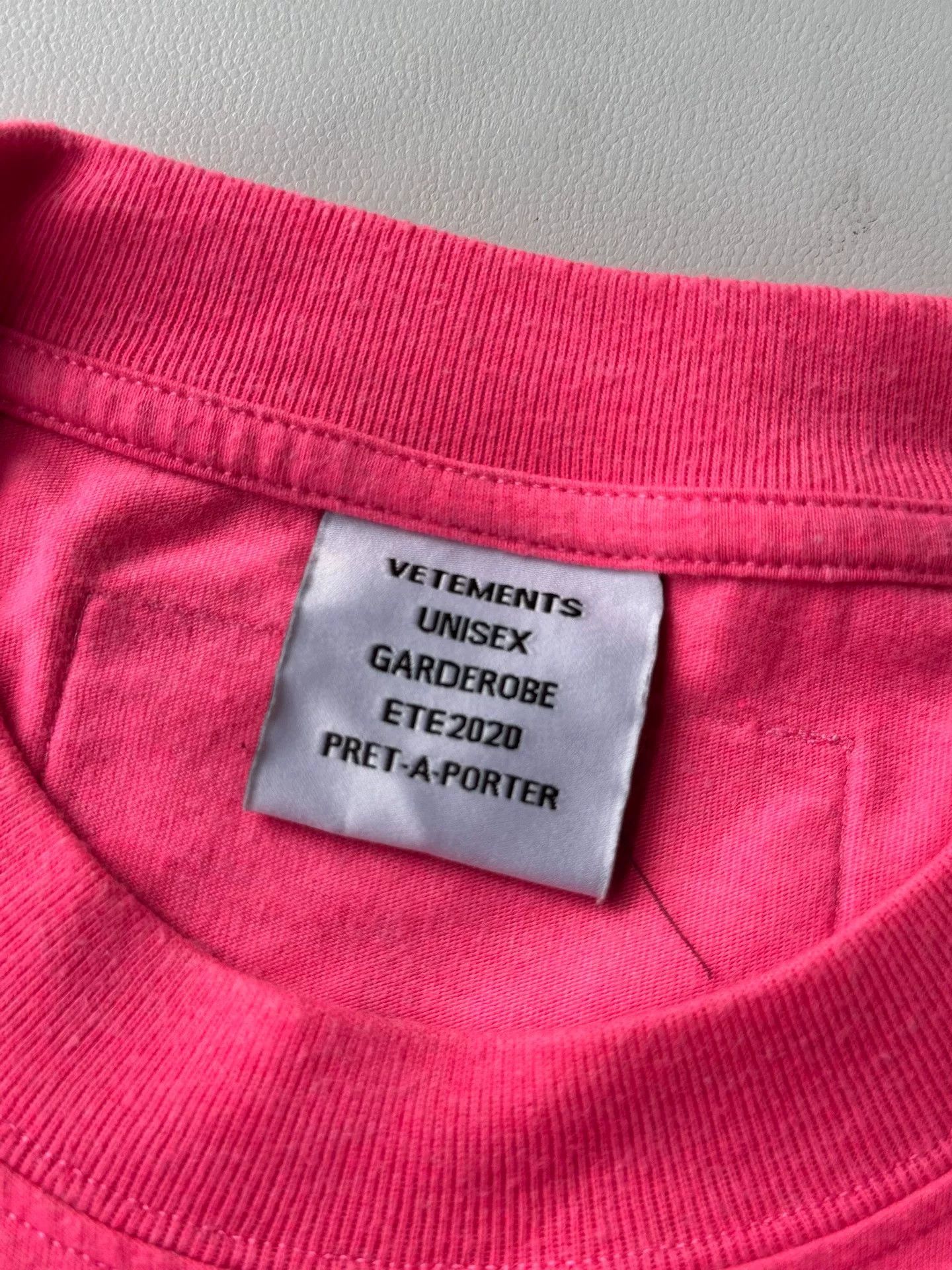Vetements Vetements Slogan Short-Sleeve Tee Size US S / EU 44-46 / 1 - 2 Thumbnail
