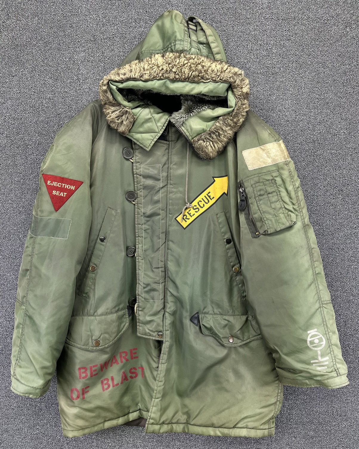 Avirex Vintage Avirex Rescue Fur Hoodie Parkas BomberJacket Size US L / EU 52-54 / 3 - 1 Thumbnail