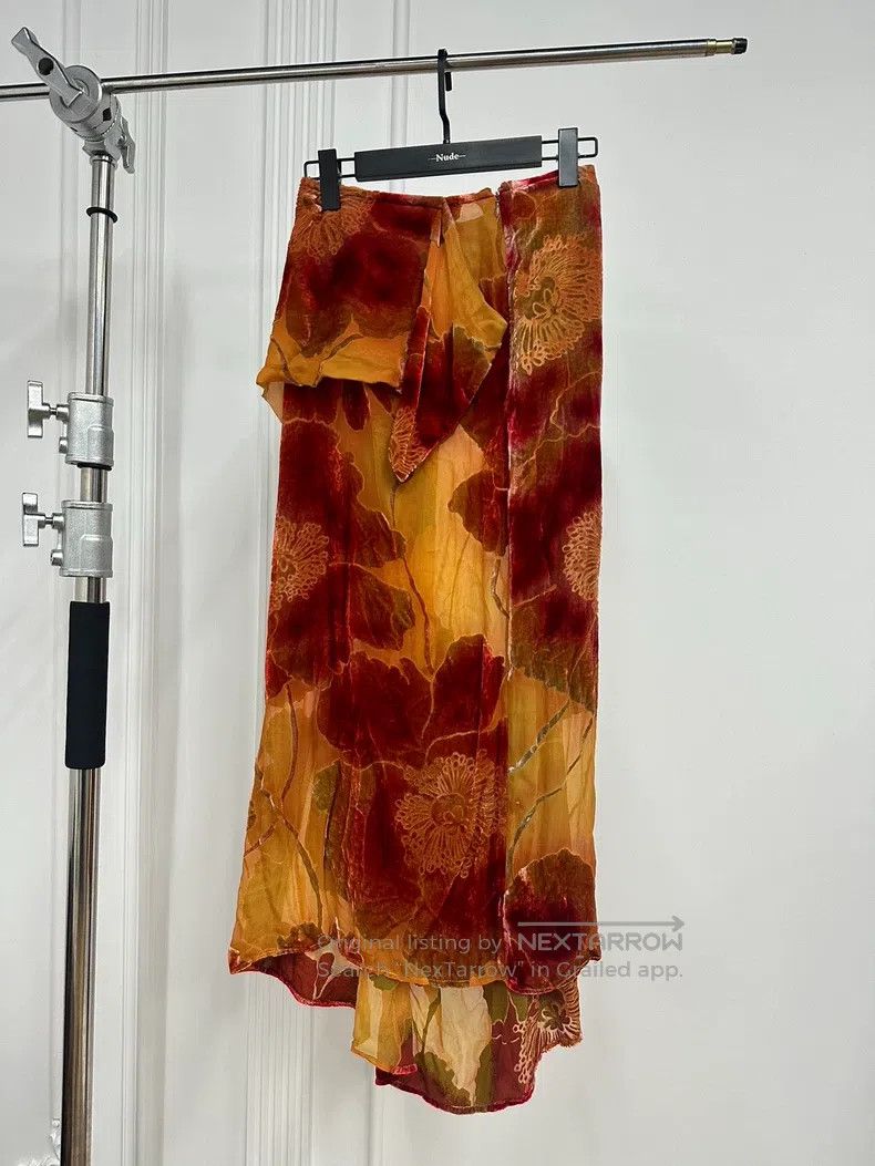 Yohji Yamamoto YOHJI YAMAMOTO size M Real Silk Velvet Floral Skirt Size 22" - 1 Thumbnail