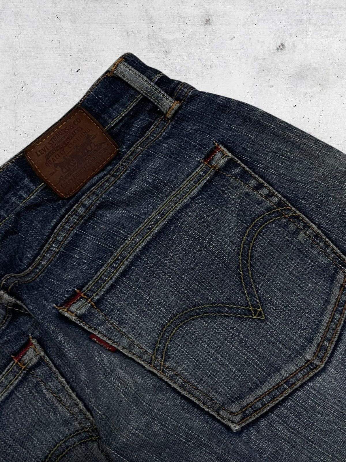 Levi's Vintage Clothing VINTAGE 705 LEVIS USA DESIGNER 90S RIPPED OLD BLUEWASH DENIM Size US 33 - 15 Thumbnail