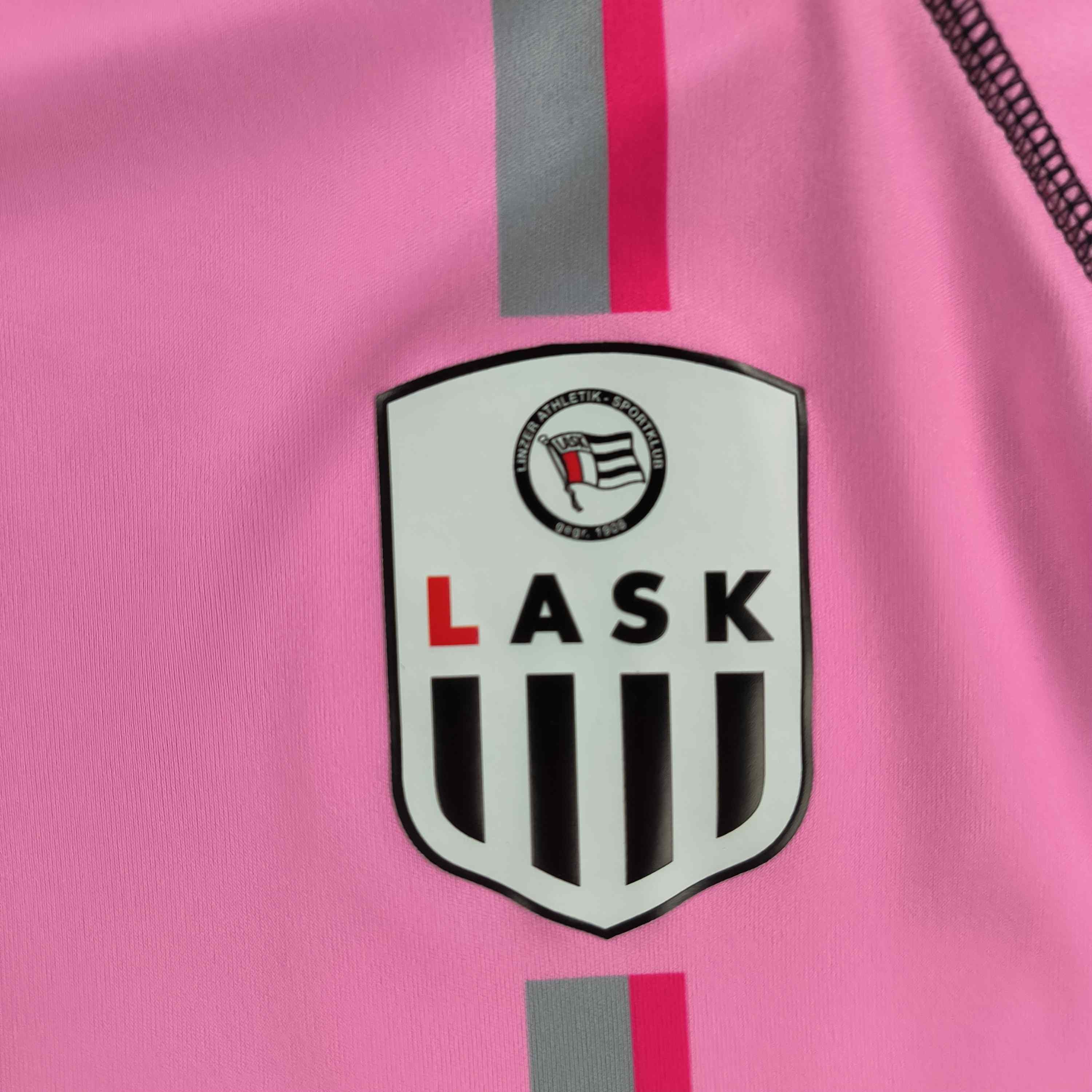 Other LASK Linz 2020-21 BWT away football jersey size S Size US S / EU 44-46 / 1 - 4 Thumbnail