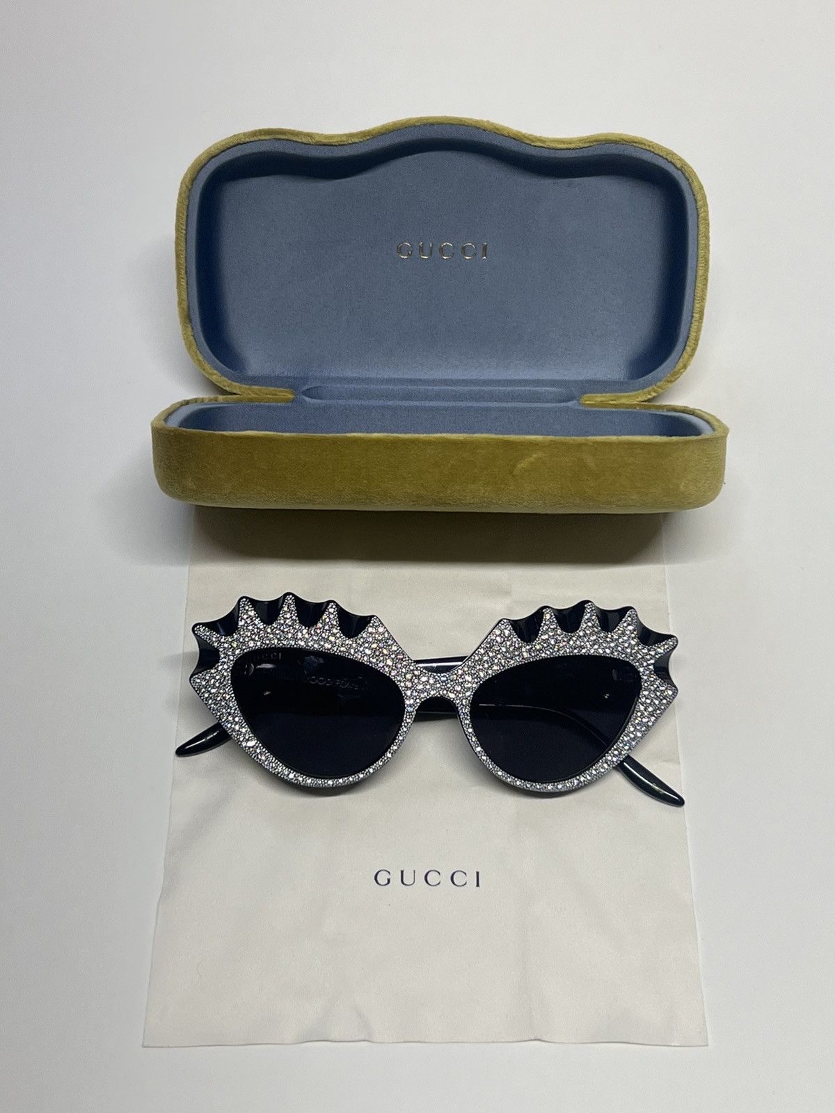 Designer × Gucci × Swarovski Gucci Cat Eye Swarovski Diamond Studded Designer Sunglasses Size ONE SIZE - 4 Thumbnail