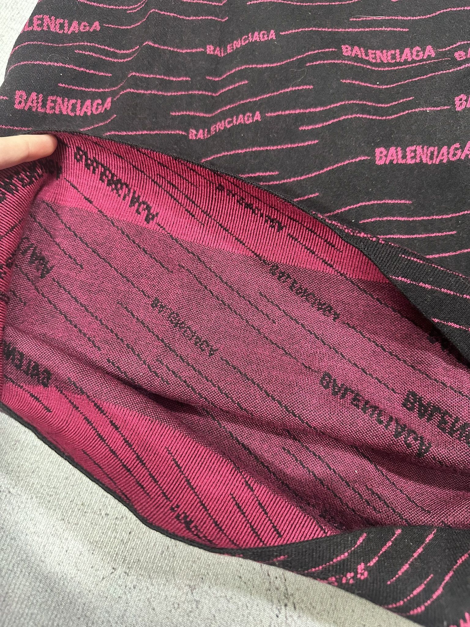 Balenciaga Balenciaga Sweater Diagonal Allover Logo Black and Pink Wool Size US S / EU 44-46 / 1 - 7 Thumbnail