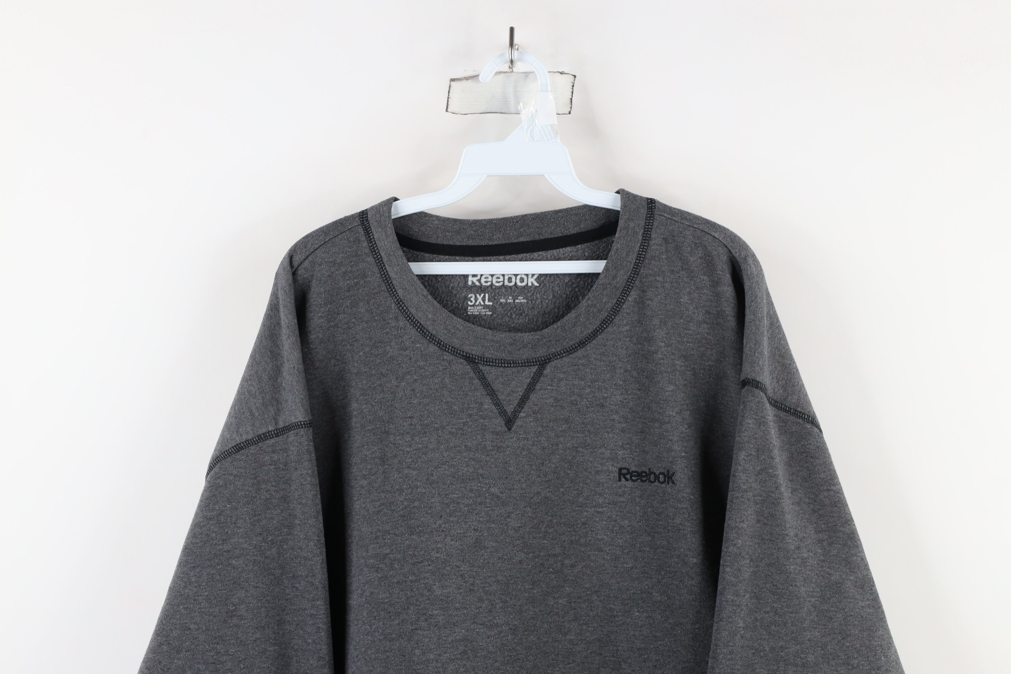 Reebok × Vintage Vintage Reebok Spell Out Crewneck Sweatshirt Heather Gray Size US XXL / EU 58 / 5 - 2 Thumbnail