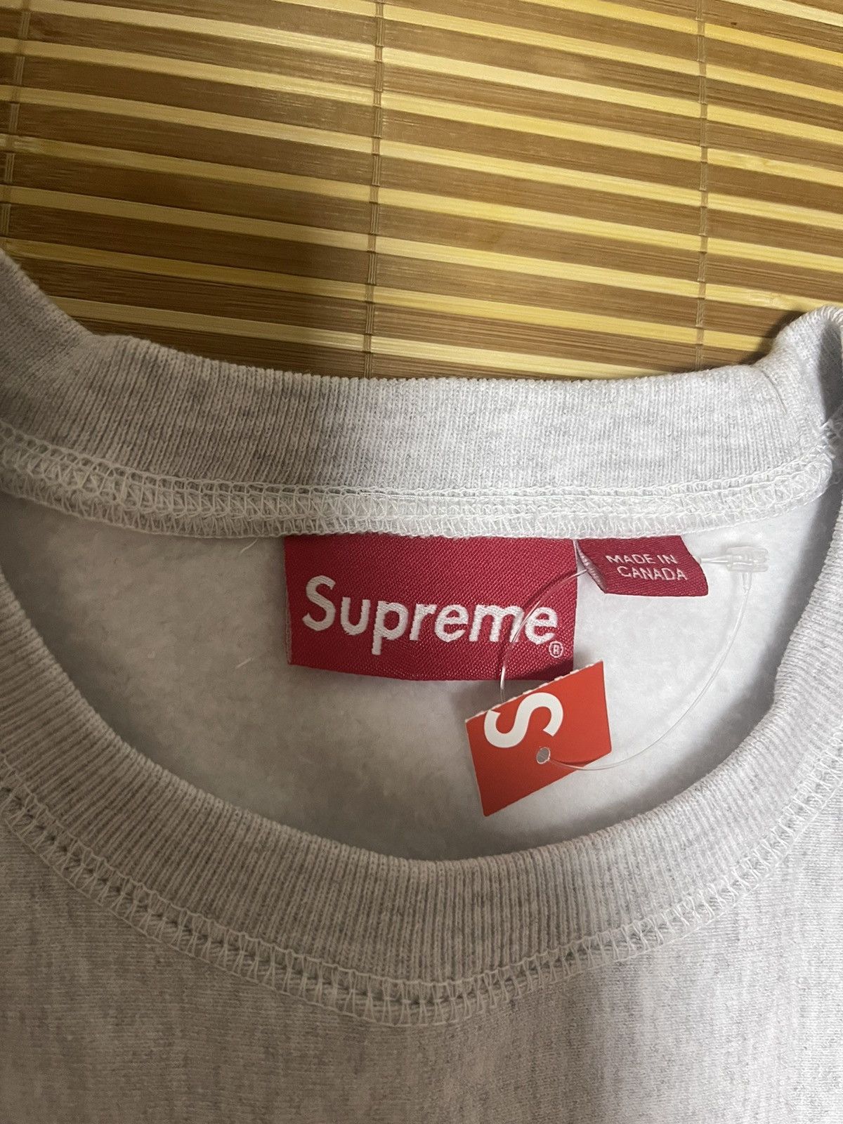 Supreme Supreme fw18 red on grey box logo crewneck Size US S / EU 44-46 / 1 - 4 Thumbnail
