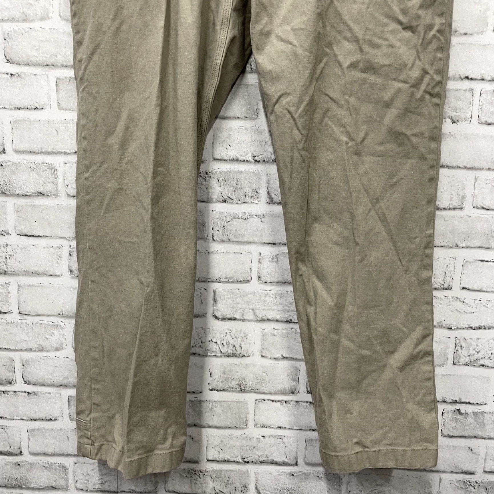 CO Duluth Trading Co Beige Relaxed Fit Cotton Blend Pants Mens Size 36x30 Chino Regular 36 Beige Mens Size US 36 / EU 52 - 3 Thumbnail
