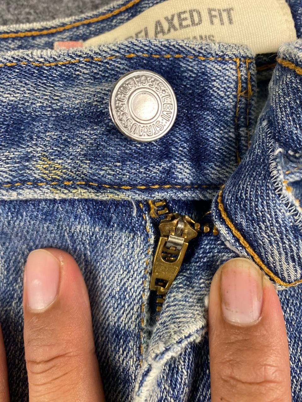 Levi's vintage levis 550 relaxed fit distressed denim Size US 38 / EU 54 - 14 Thumbnail