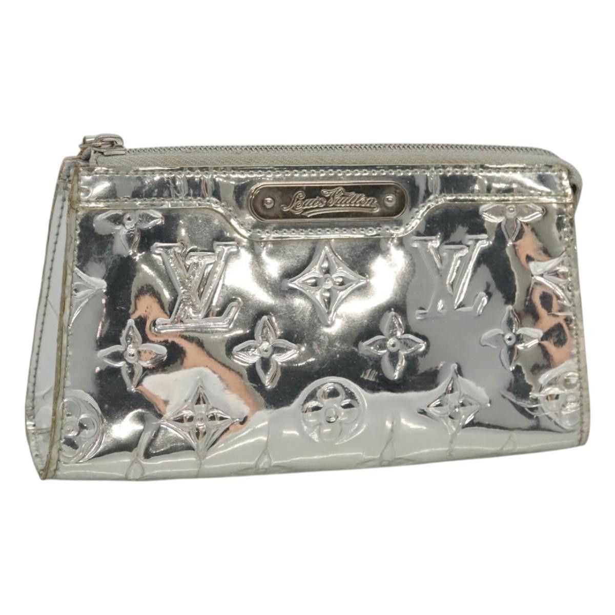 シルバー Louis ロゴピアス Vuitton