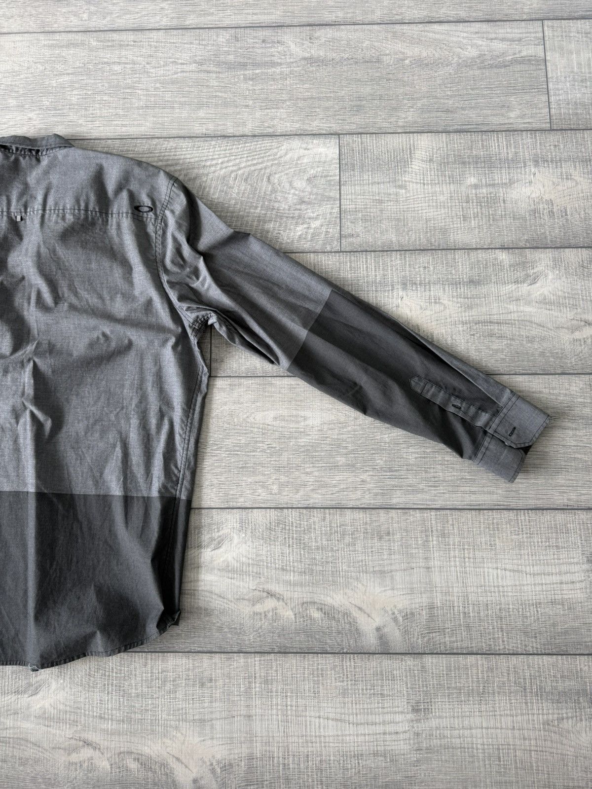 Oakley Oakley Button Up Size US XL / EU 56 / 4 - 1 Thumbnail