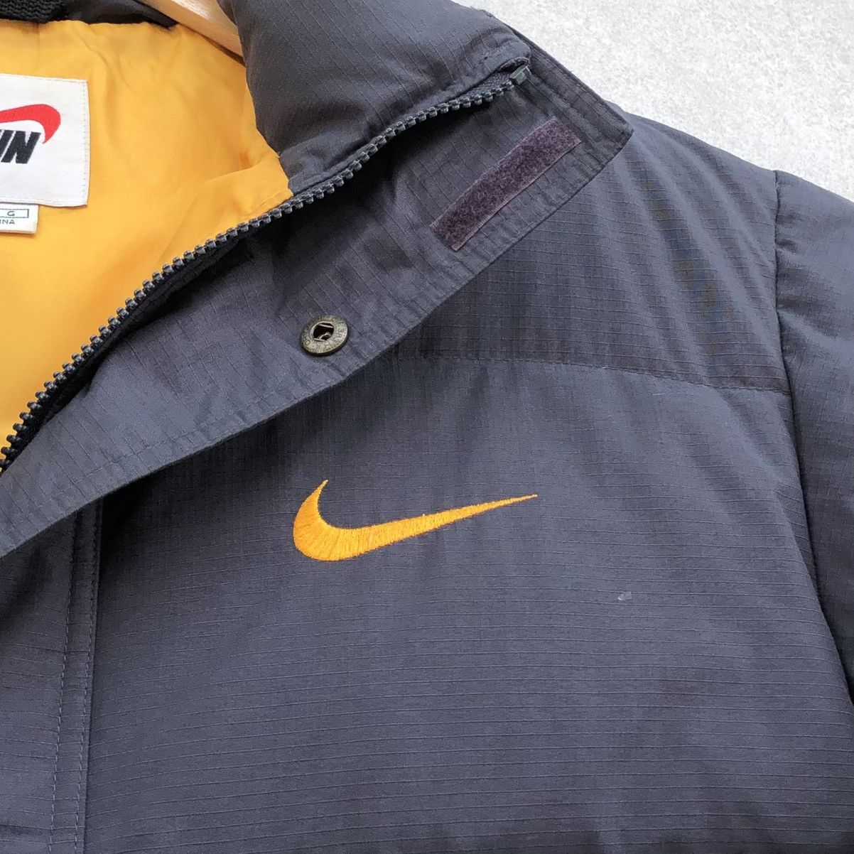 Nike Vintage 90s Nike White Tag Down Puffer Jacket Size US L / EU 52-54 / 3 - 5 Thumbnail