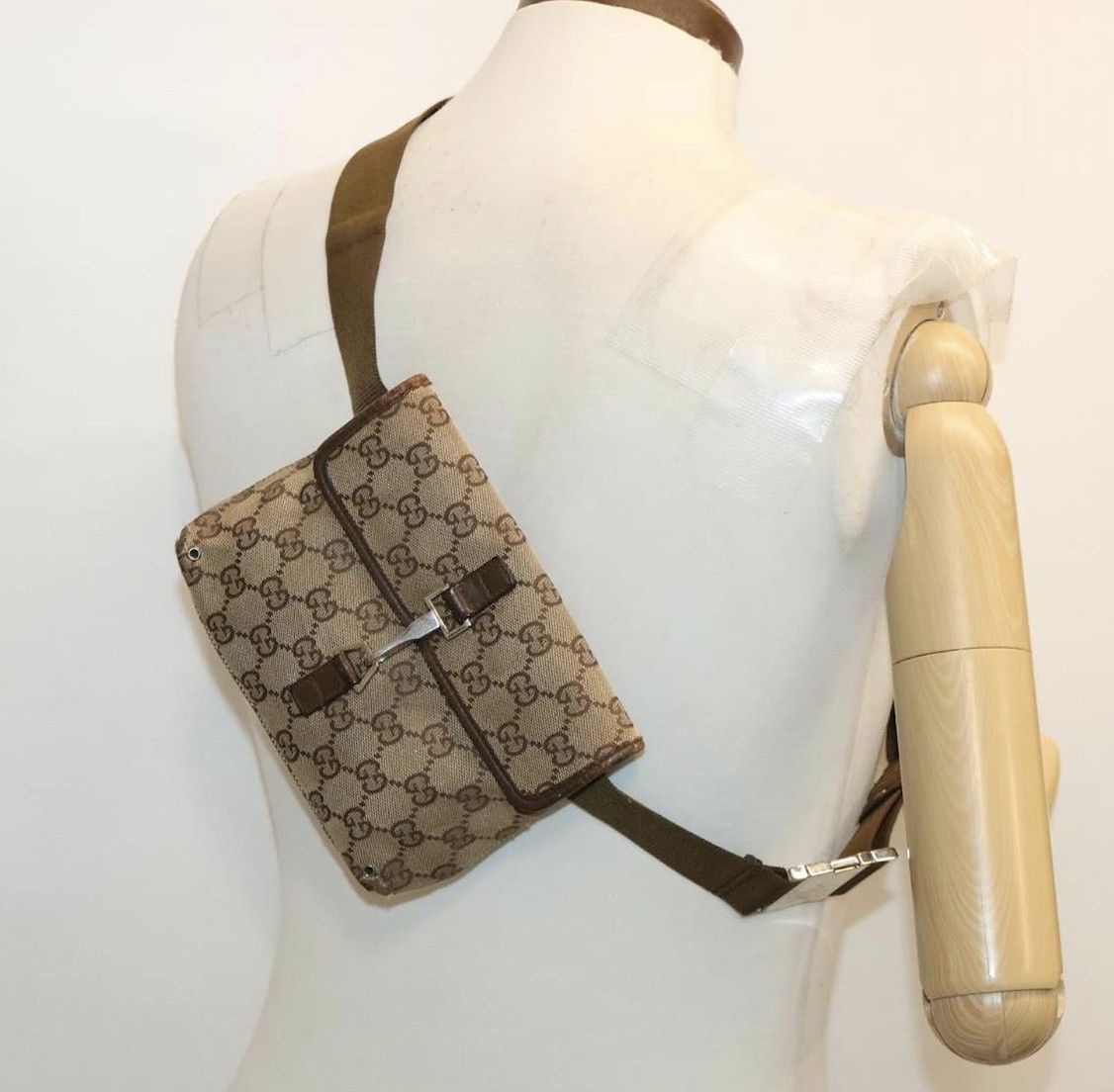Gucci Authentic Gucci Belt bag Size ONE SIZE - 1 Thumbnail