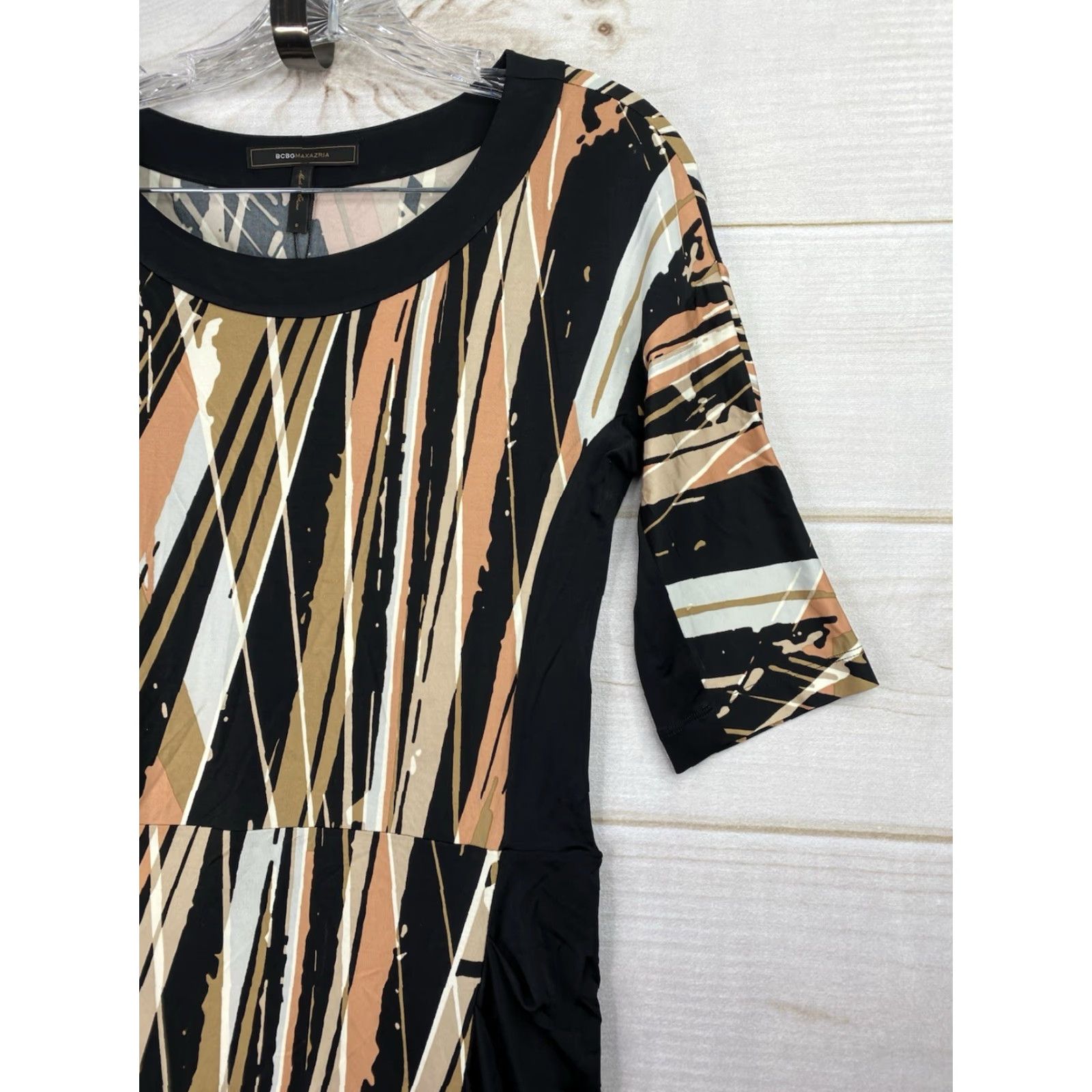 Bcbgmaxazria BCBGMAXAZRIA Dress S Black Abstract Jersey Knit Ruched Sides Boat Neck NWOT Women Dress Size S / US 4 / IT 40 - 2 Thumbnail