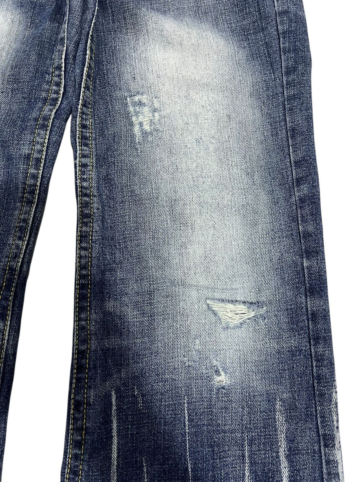 If Six Was Nine × Japanese Brand × Le Grande Bleu (L.G.B.) FLARE💥 JAPANESE BRAND Y2K WASHED BLUE DISTRESSED JEANS Size 32" / US 10 / IT 46 - 4 Thumbnail