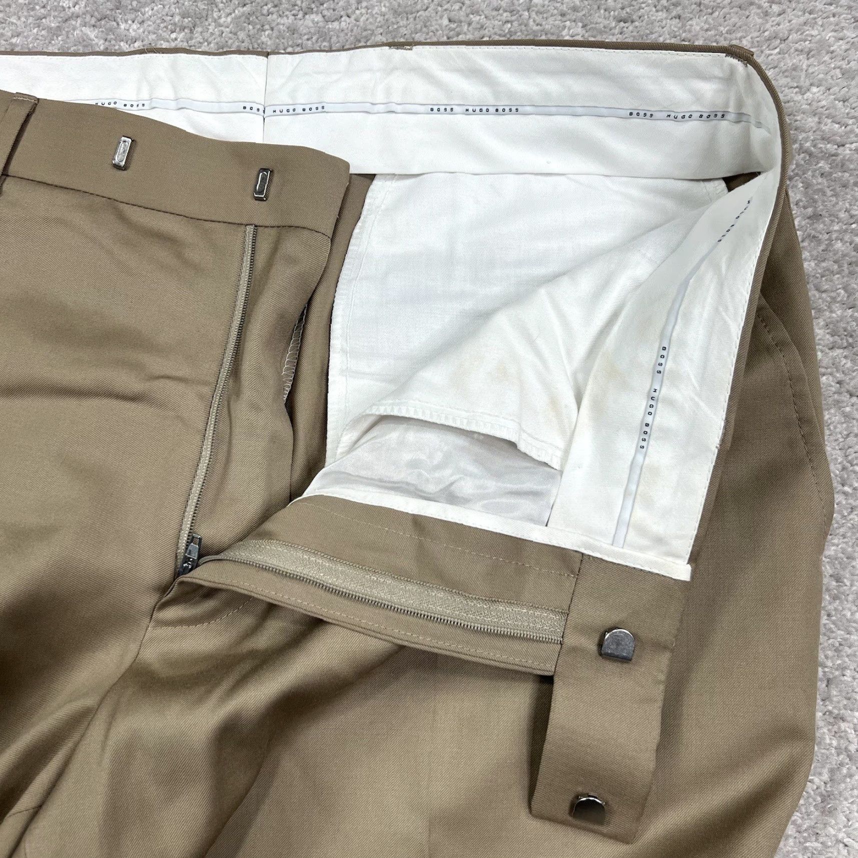 Hugo Boss Hugo Boss Trousers James Brown Mens 35x31 Lightweight Twill Wool Flat Front Pant Size US 35 - 7 Thumbnail