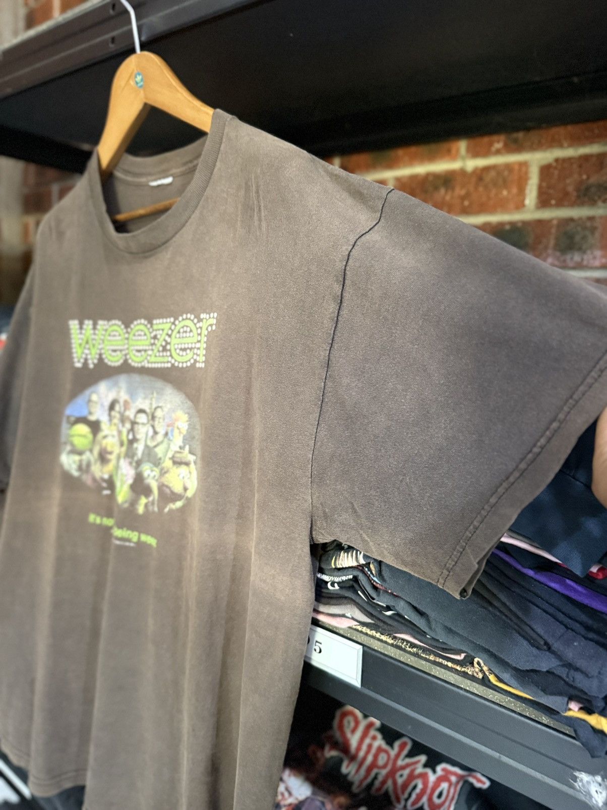 Band Tees Thrashed Vintage Weezer Henson Cinder Block Sun Faded Tee Size US XL / EU 56 / 4 - 7 Thumbnail