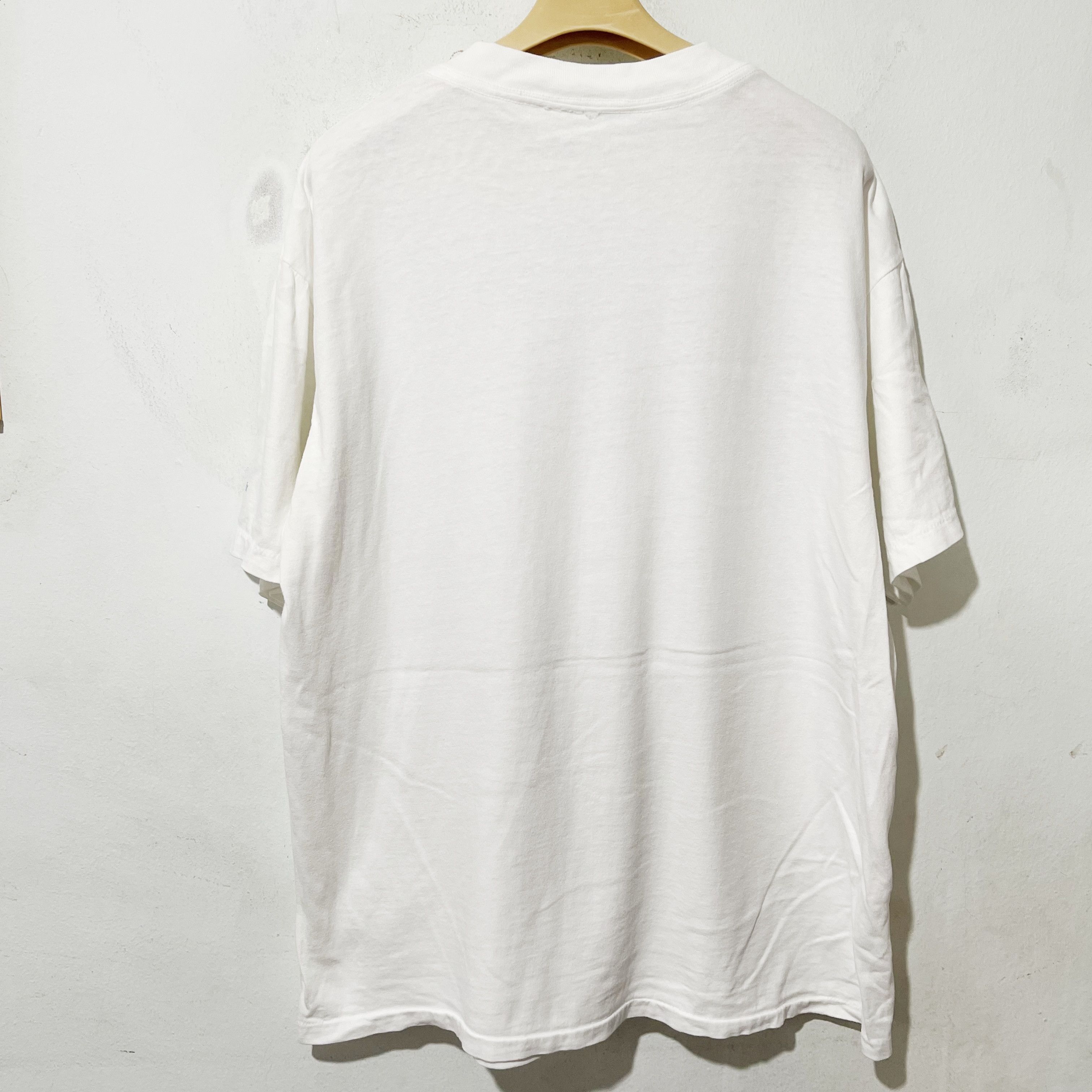 Vintage Vintage 90s “A Ruby Original” Abstract Art T-Shirt Size US L / EU 52-54 / 3 - 3 Thumbnail