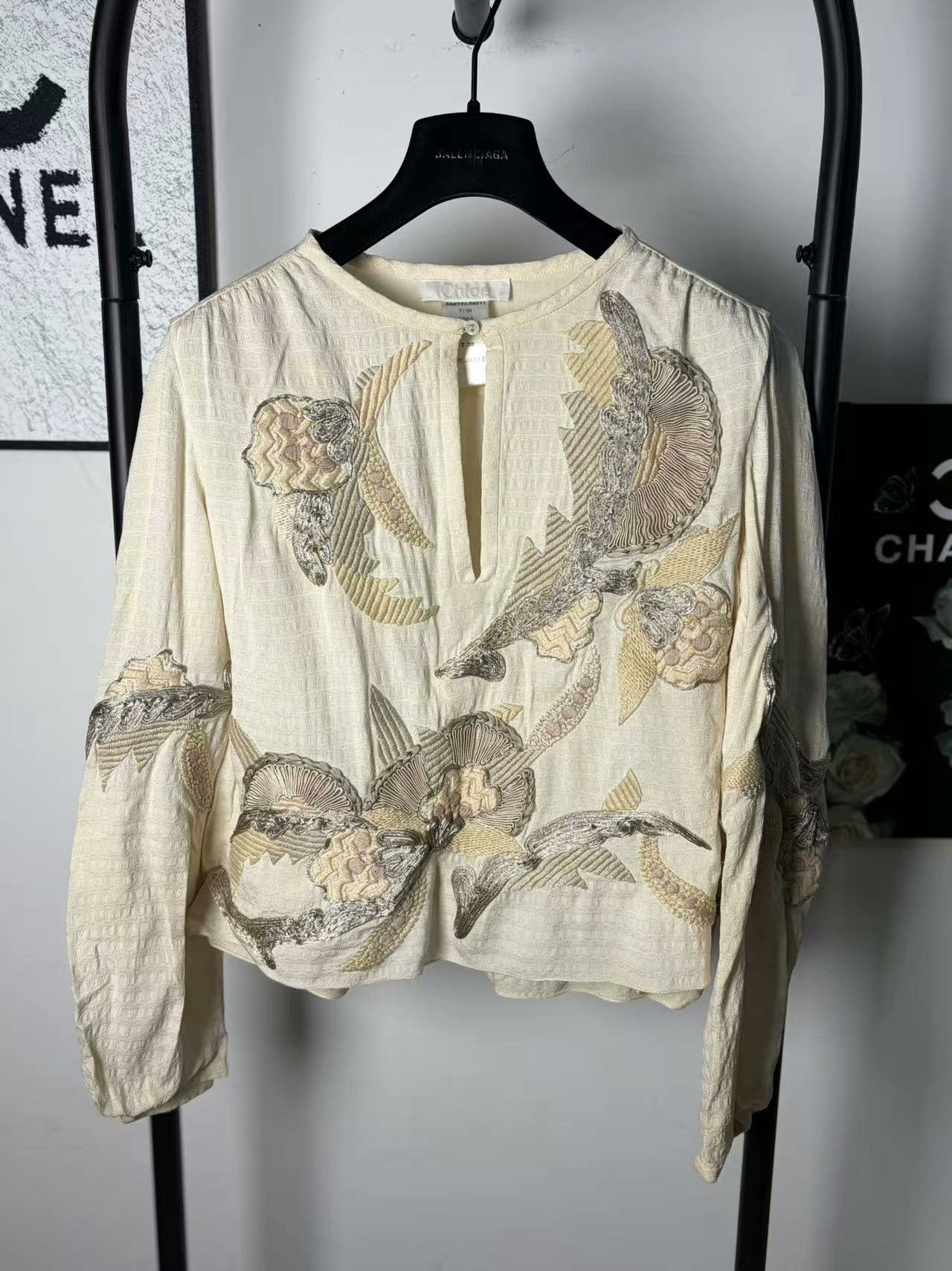Chloe Chloe Embroidered White Button Up M Women Size M / US 6-8 / IT 42-44 - 1 Thumbnail
