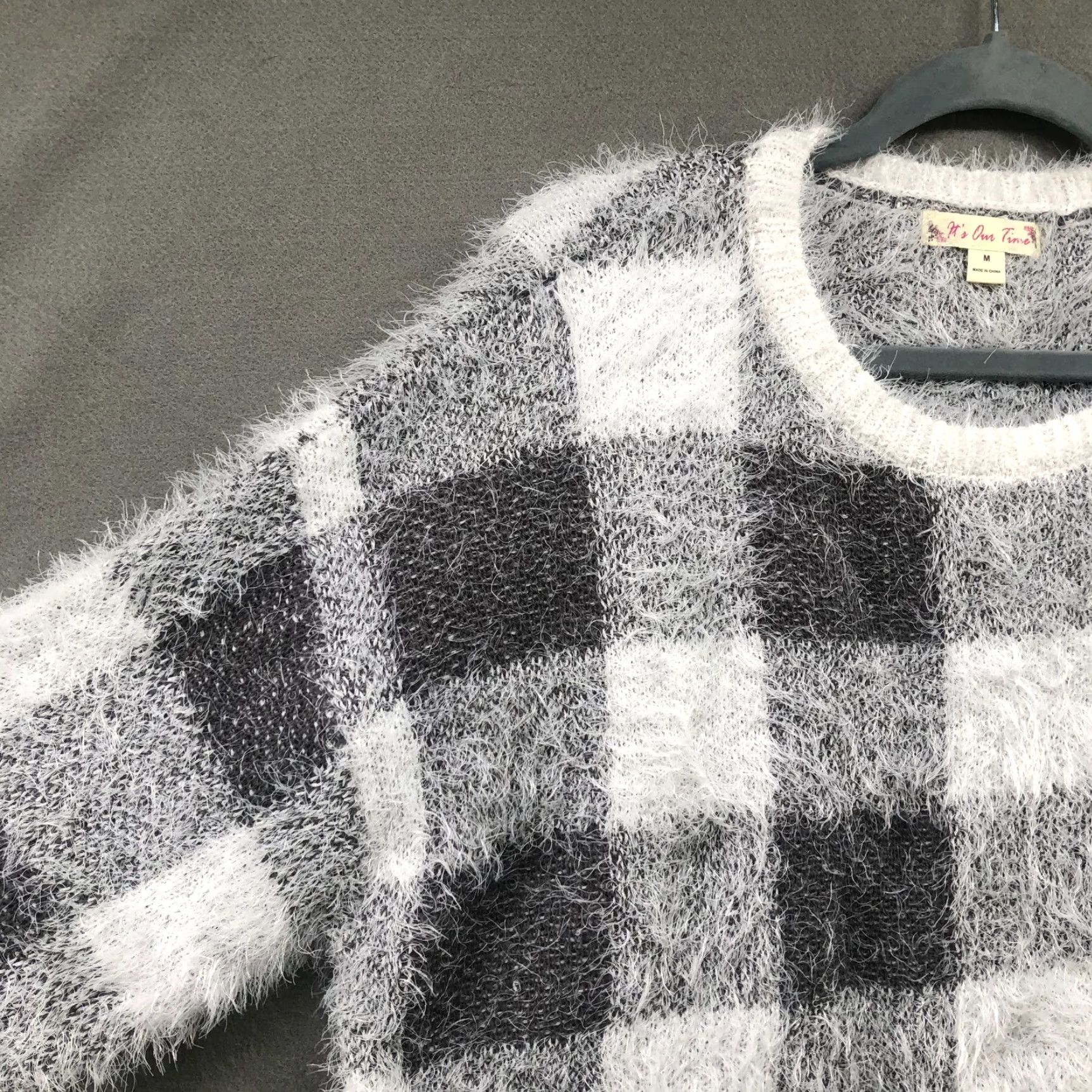 Vintage It's Our Time Women's M Fuzzy Black White Plaid Crewneck Sweater Casual Long Sleeve Stretch Retro Size M / US 6-8 / IT 42-44 - 5 Thumbnail