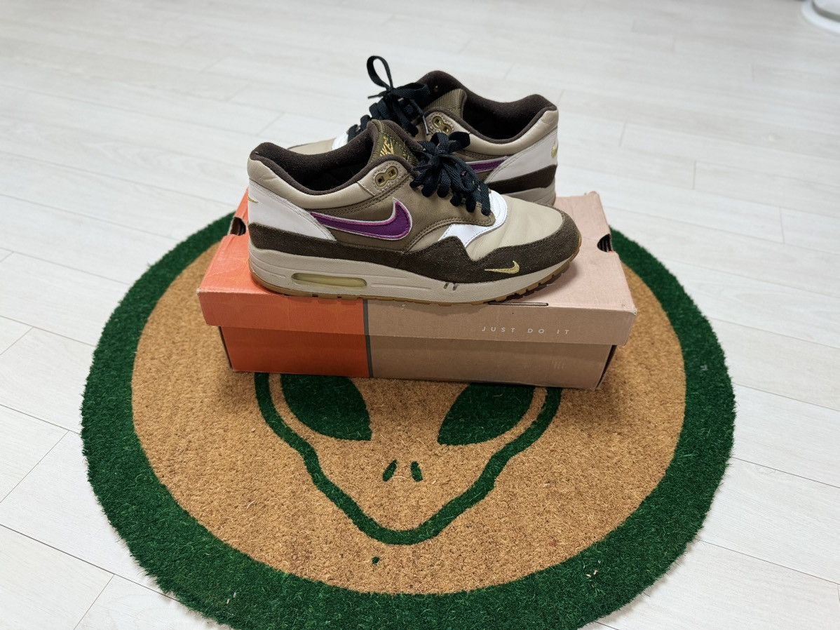 image of Nike Air Max 1 Viotech Shoes in Brown, Men's (Size 9)