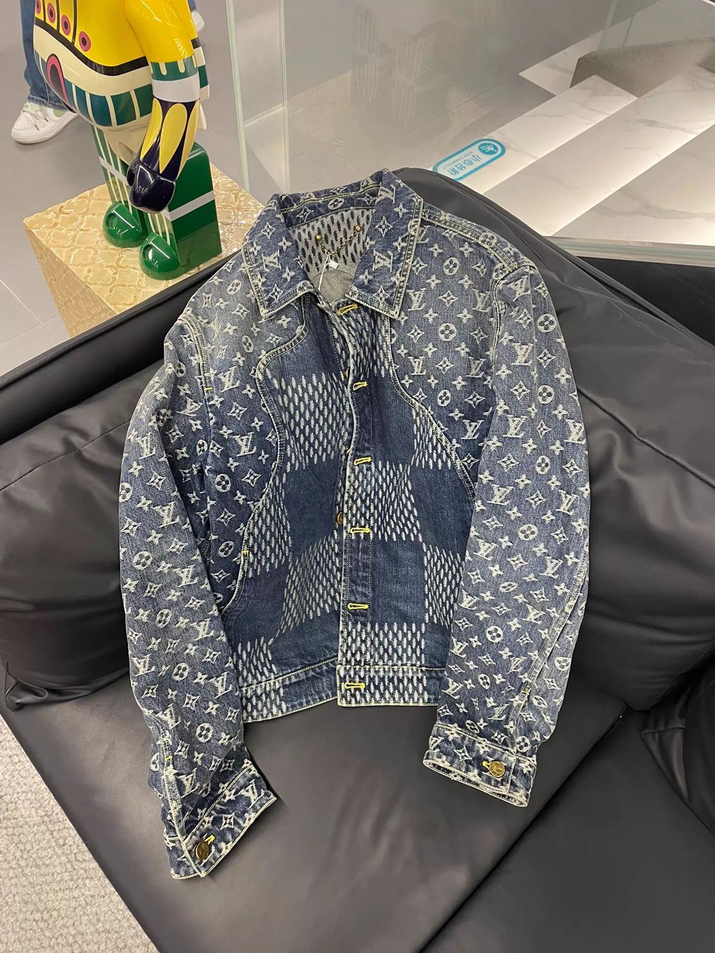 Louis Vuitton LV Monogram x Nigo Bag Excellent Condition Size US S / EU 44-46 / 1 - 1 Thumbnail