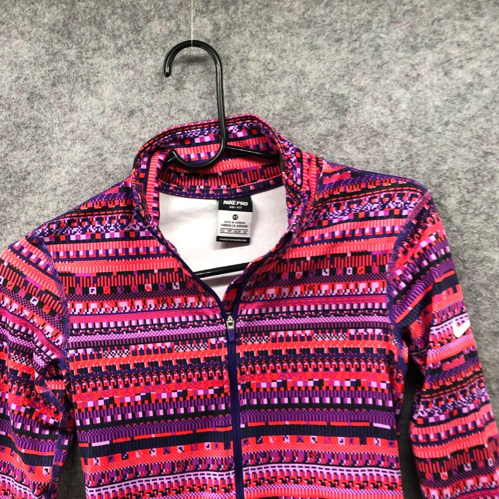 Nike Nike Shirt Womens XS Pink Pro Hyperwarm Long Sleeve Half Zip Pullover Geometric Shirt Size XS / US 0-2 / IT 36-38 - 3 Thumbnail