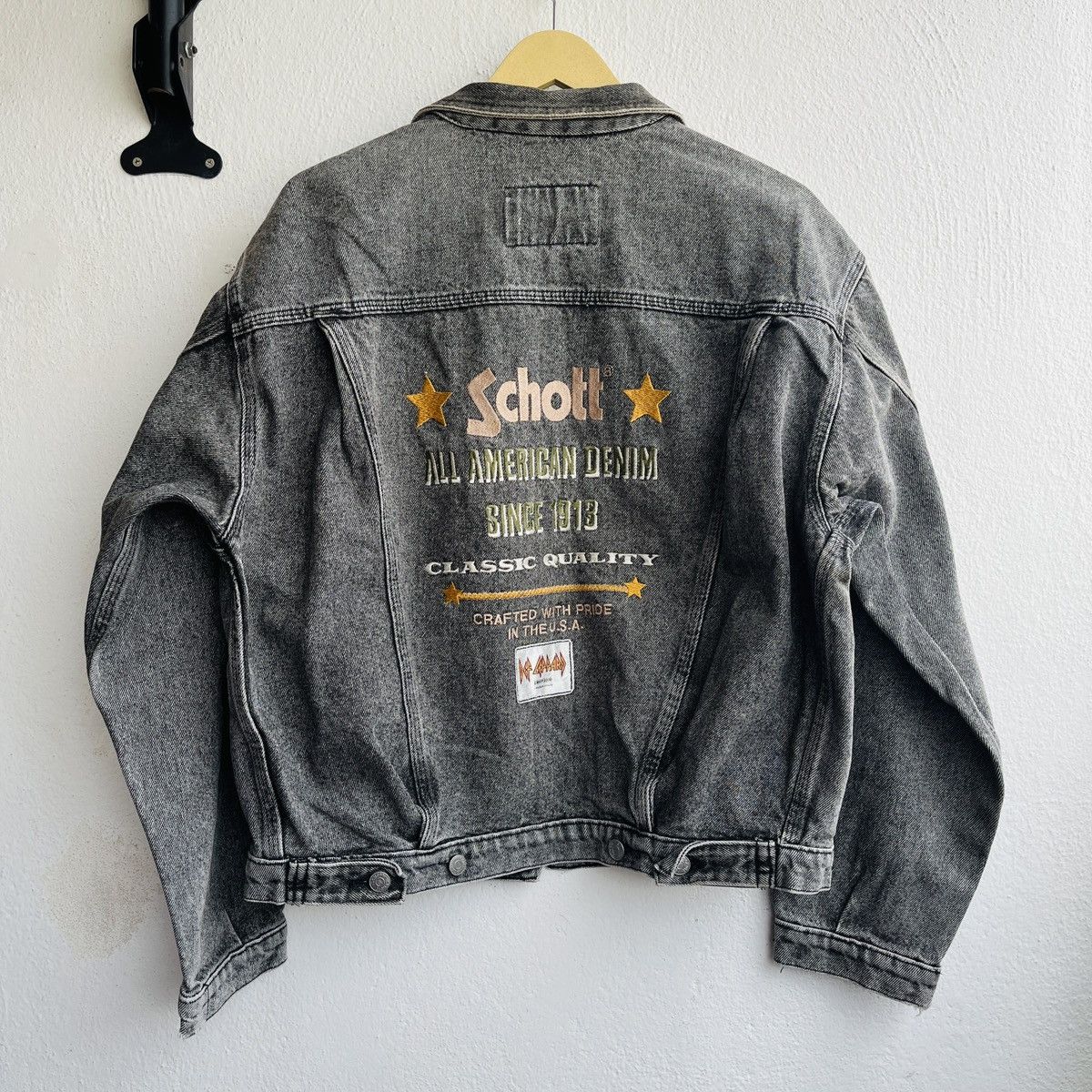 Def Leppard RARE VINTAGE SCHOTT X DEF LEPPARD DENIM TRUCKER JACKET 1979 Size US M / EU 48-50 / 2 - 1 Thumbnail