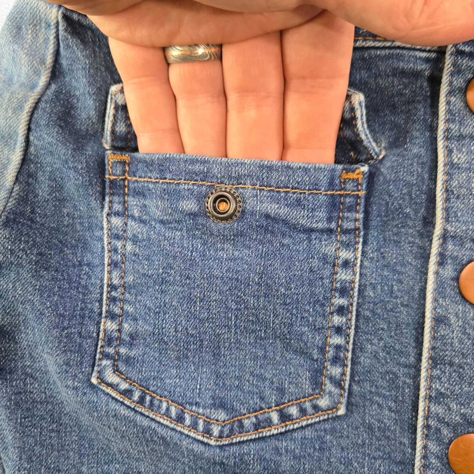 Madewell Madewell Two Tone Button Front Denim Mini Skirt Size 26 Size 26" / US 2 / IT 38 - 5 Thumbnail