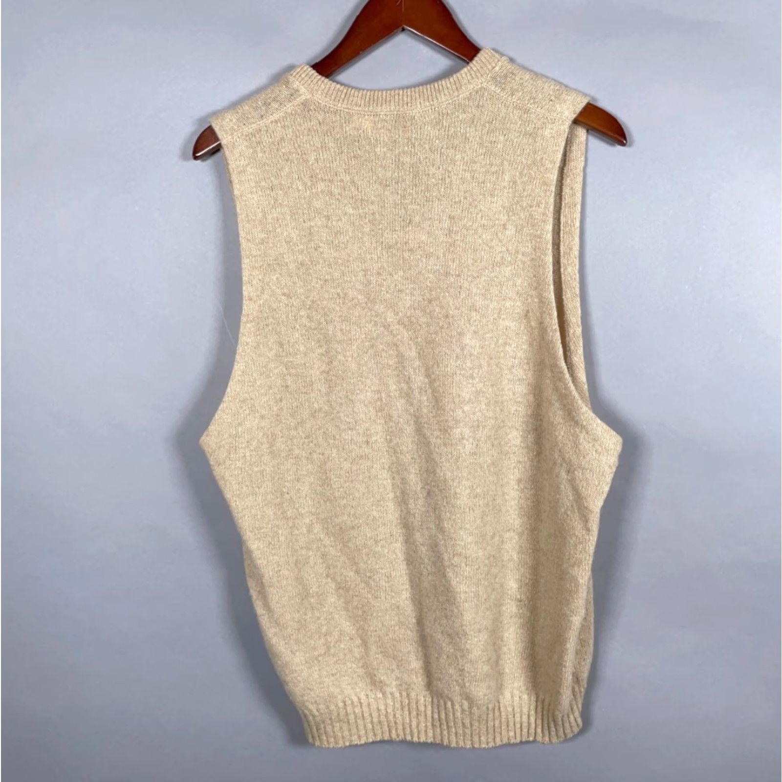 Vintage Glen Dee 80s Wool Sweater Vest Beige Lightweight Knit Medium (XL Tag) Black? Note: This seems wrong. Size US M / EU 48-50 / 2 - 2 Thumbnail
