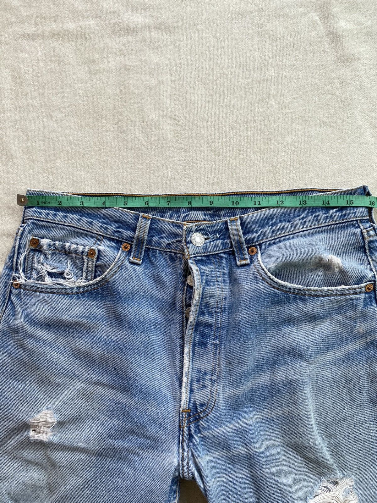 Levi's VINTAGE LEVIS 501xx DISTRESSED JEANS PANTS Size US 33 - 14 Thumbnail
