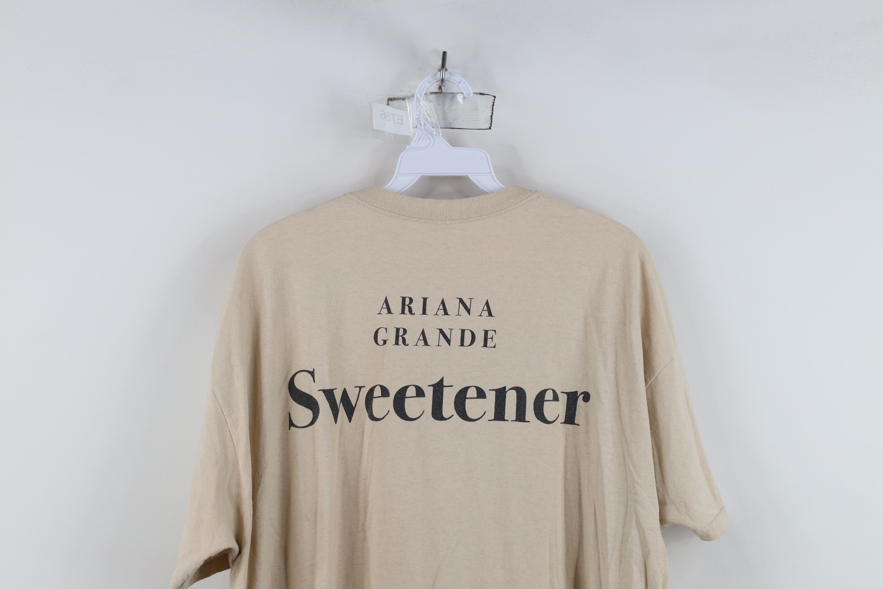 Vintage Ariana Grande Big Face Logo Sweetener Tour T-Shirt Beige Size US XL / EU 56 / 4 - 14 Thumbnail